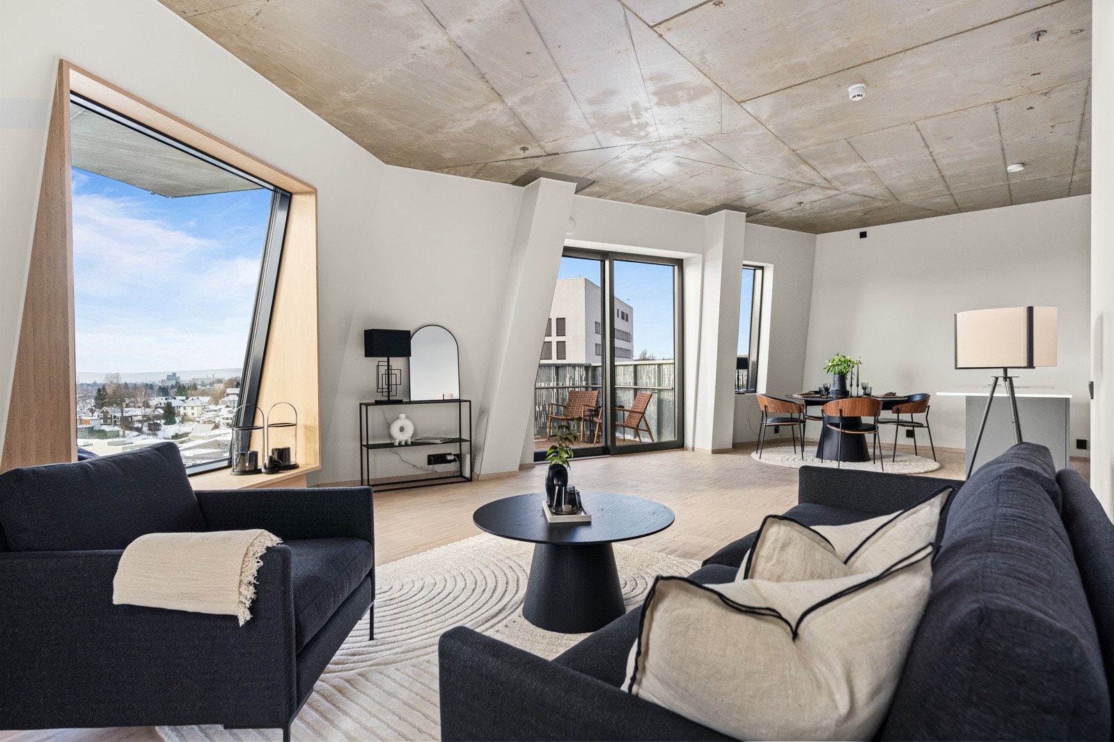 Leiligheten er også pen i dagslys! Galleribilde