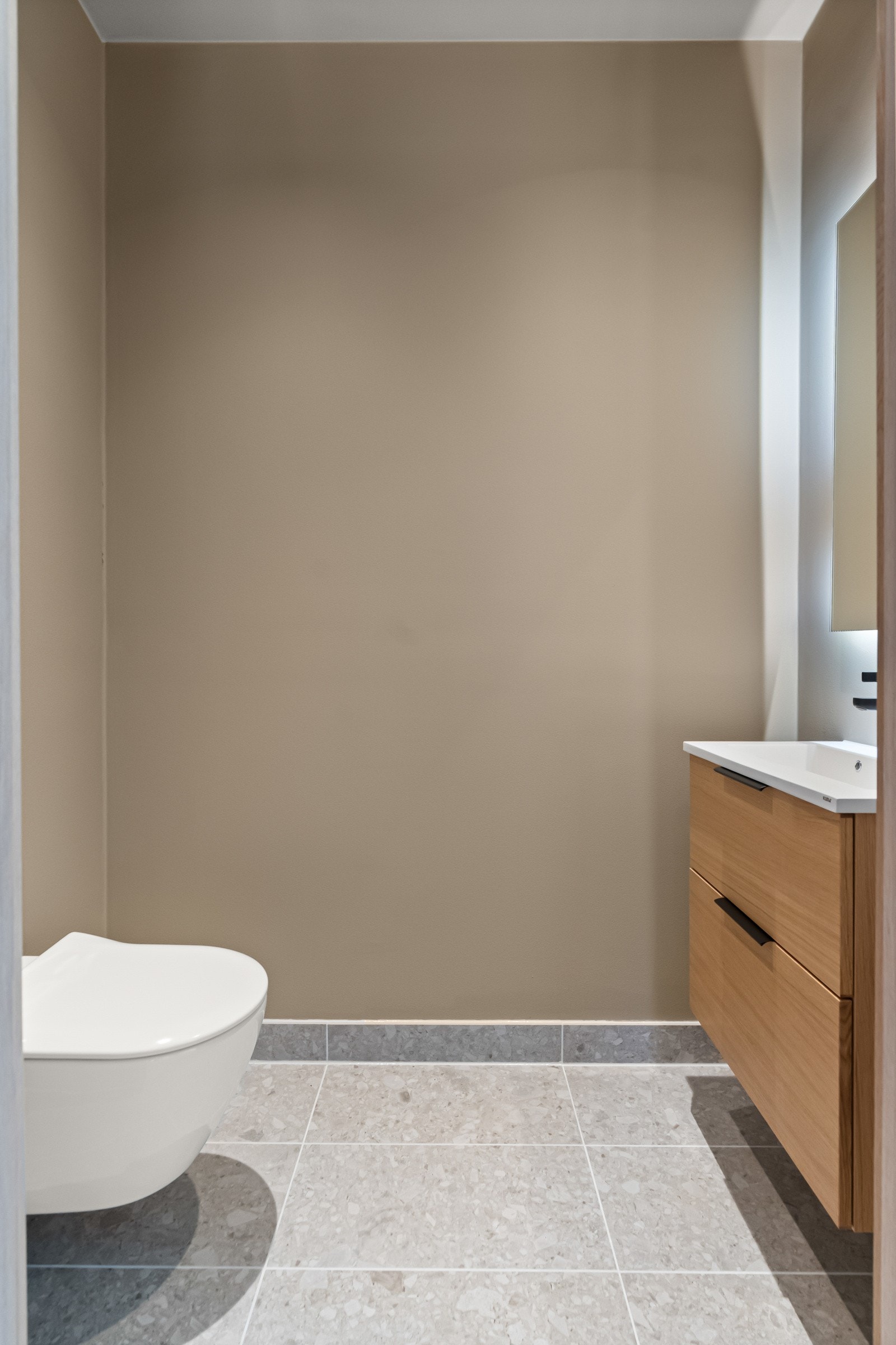 Eget toalettrom - praktisk for gjester! Galleribilde