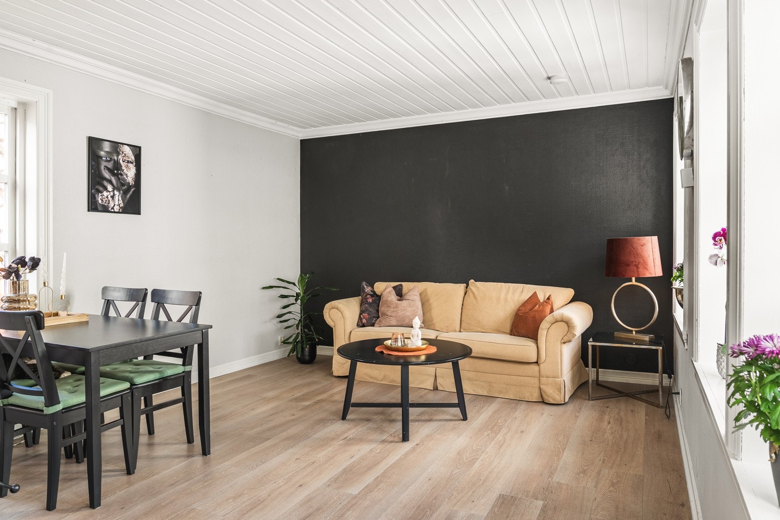 Boligens arealeffektive planløsning gir masse møbleringsmuligheter. Galleribilde