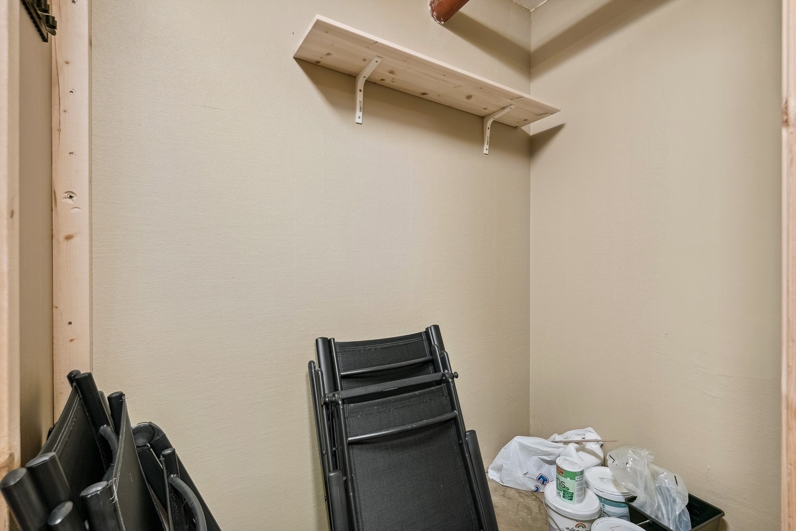 Leiligheten disponerer en bod i felles bodanlegg på ca. 2 m². Galleribilde