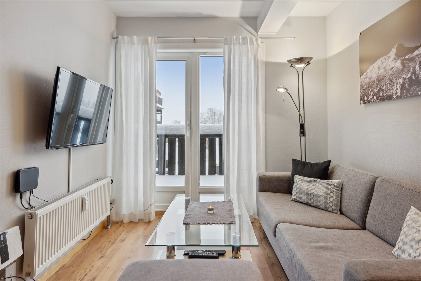 Hyggelig stue med plass til sofagruppe m.m. Galleribilde