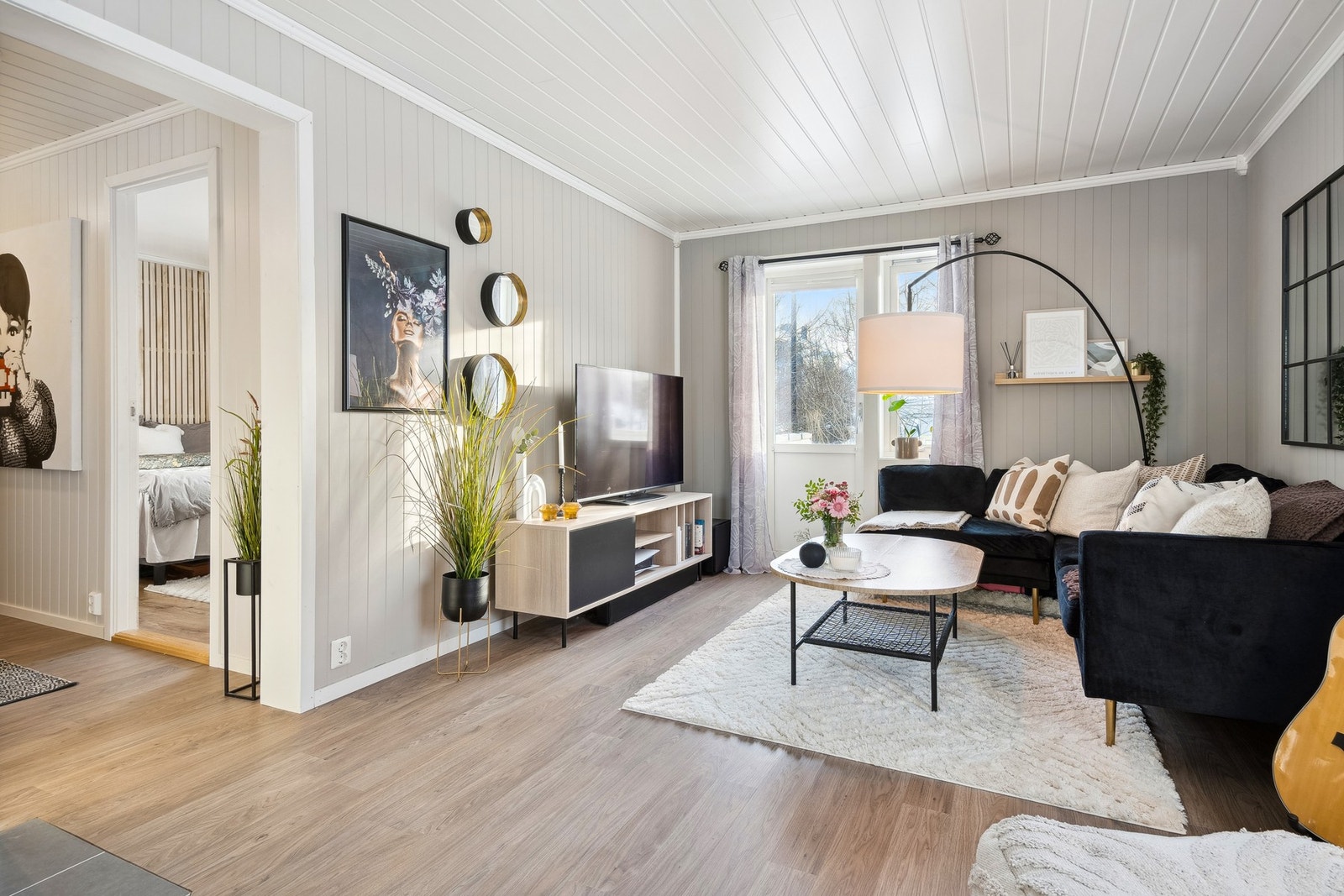 EiendomsMegler1 ved Sander Meisfjord har gleden av å presentere denne lekre leiligheten i Rådhusgata 23! Galleribilde