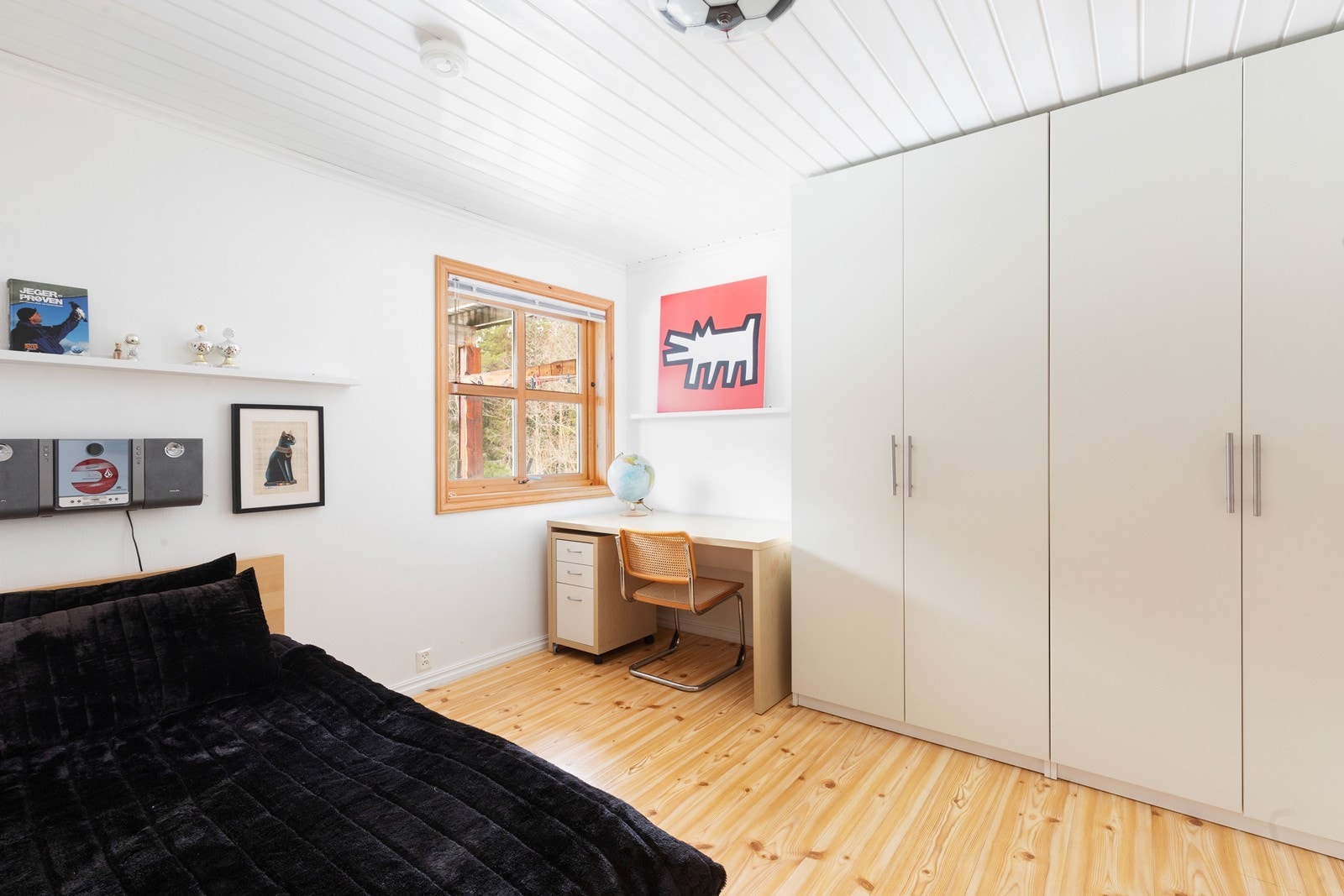 Soverom nede Galleribilde