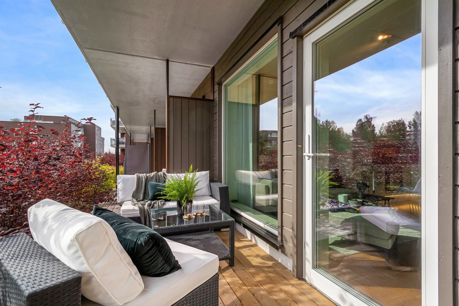 Fra stuen er det utgang til terrasse på 8 kvm. Galleribilde