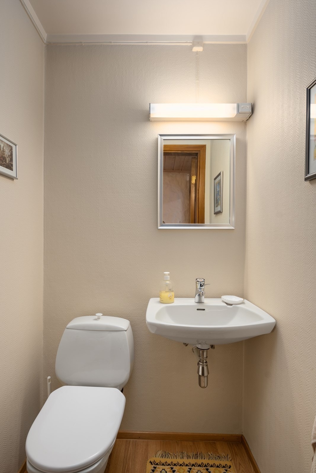 Toalettrom i underetasje Galleribilde