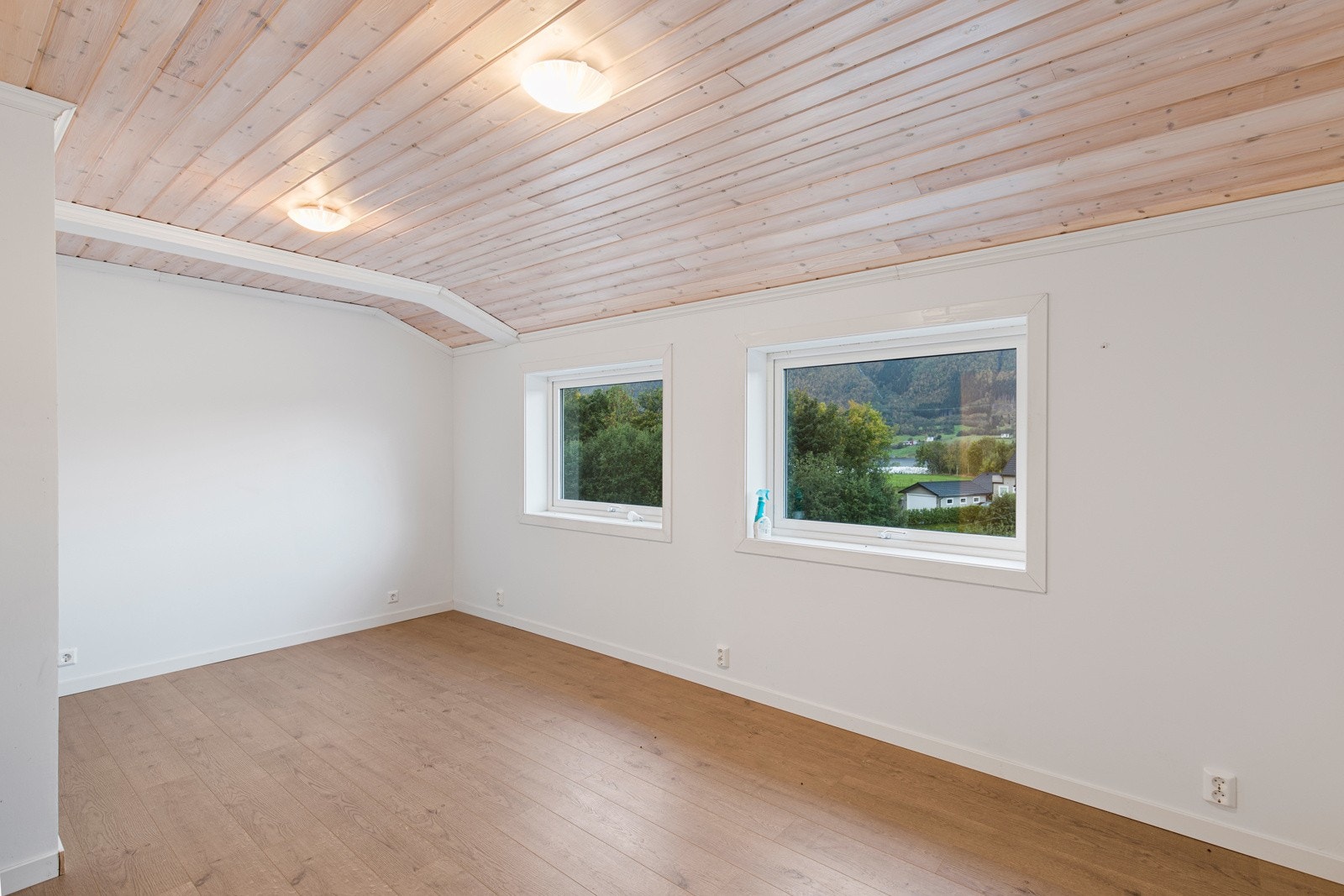 Ett av fire soverom i loftsetasjen. Galleribilde