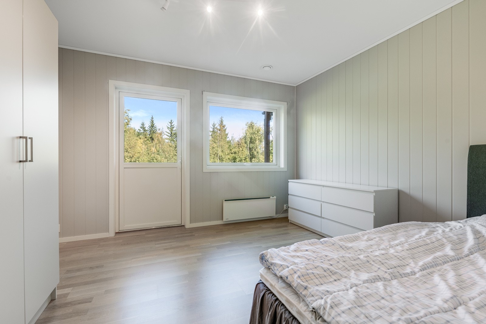 Hovedsoverommet har utgang til luftebalkong! Galleribilde