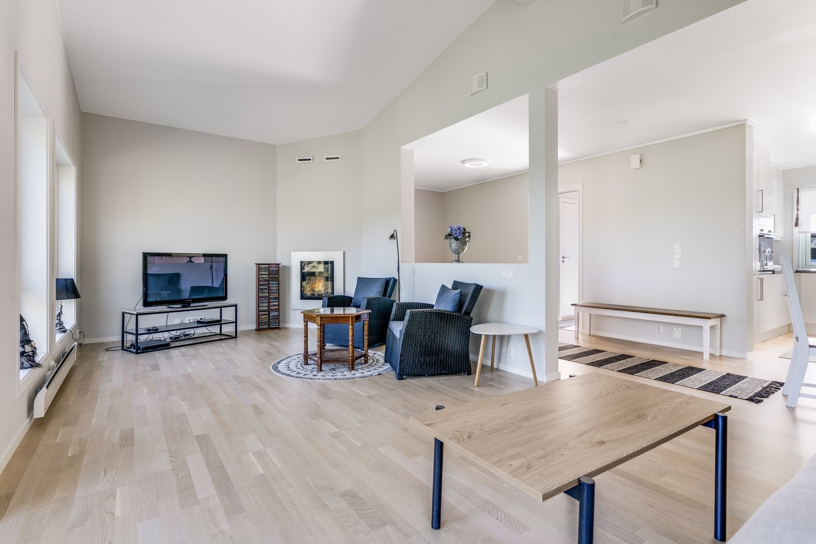 Åpen og hyggelig stue. Galleribilde