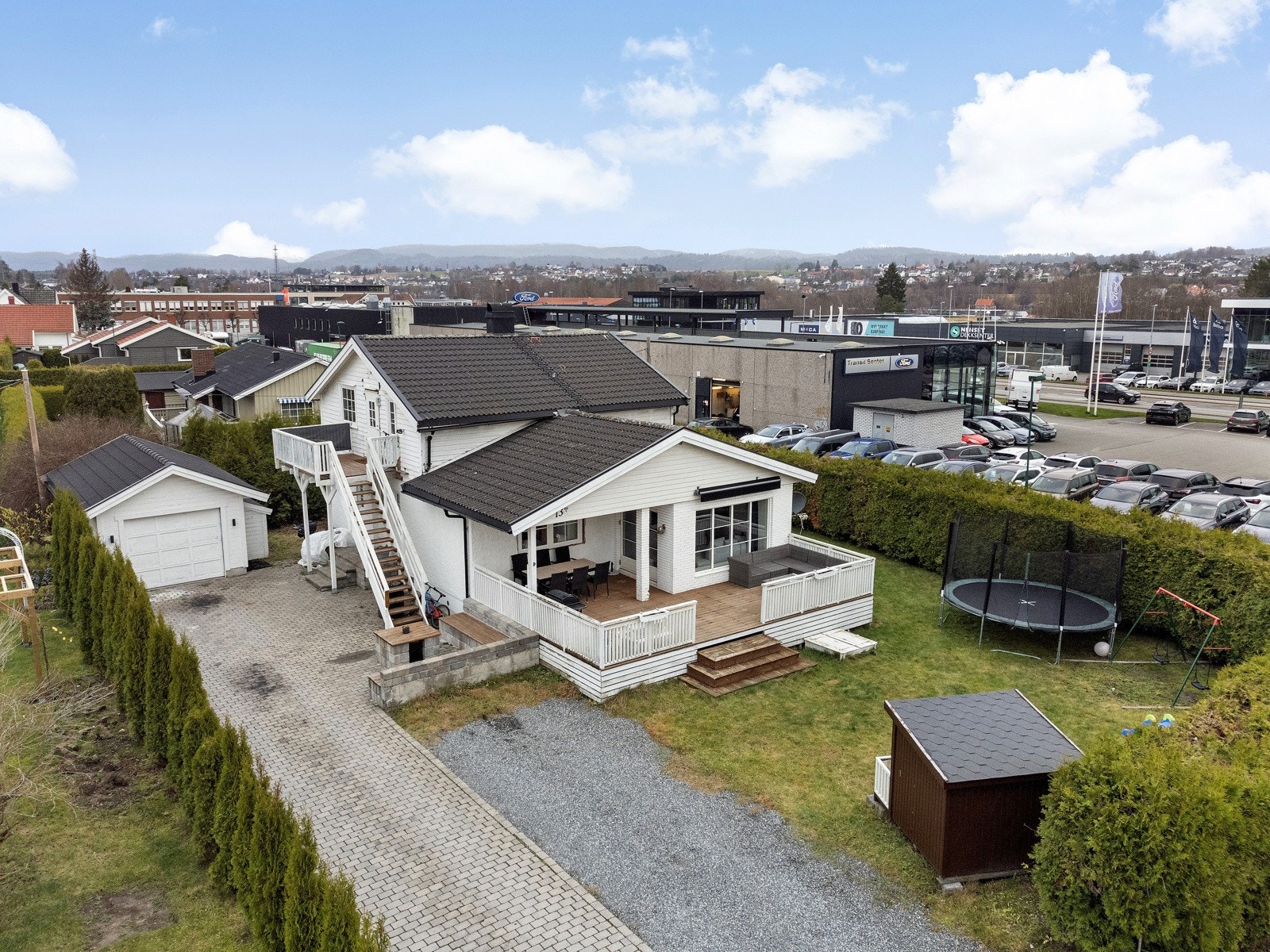 Pen familiebolig beliggende på Nenset. Galleribilde