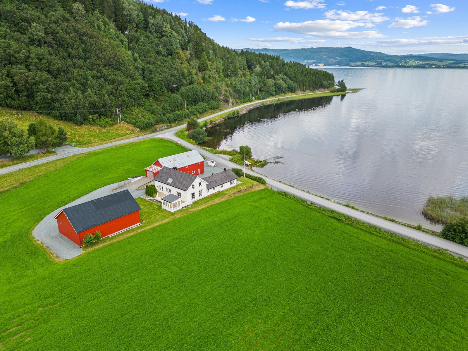 Lokalmegleren &Partners v/Ole Andreas Westerfjell ønsker velkommen til Vistvik! Galleribilde