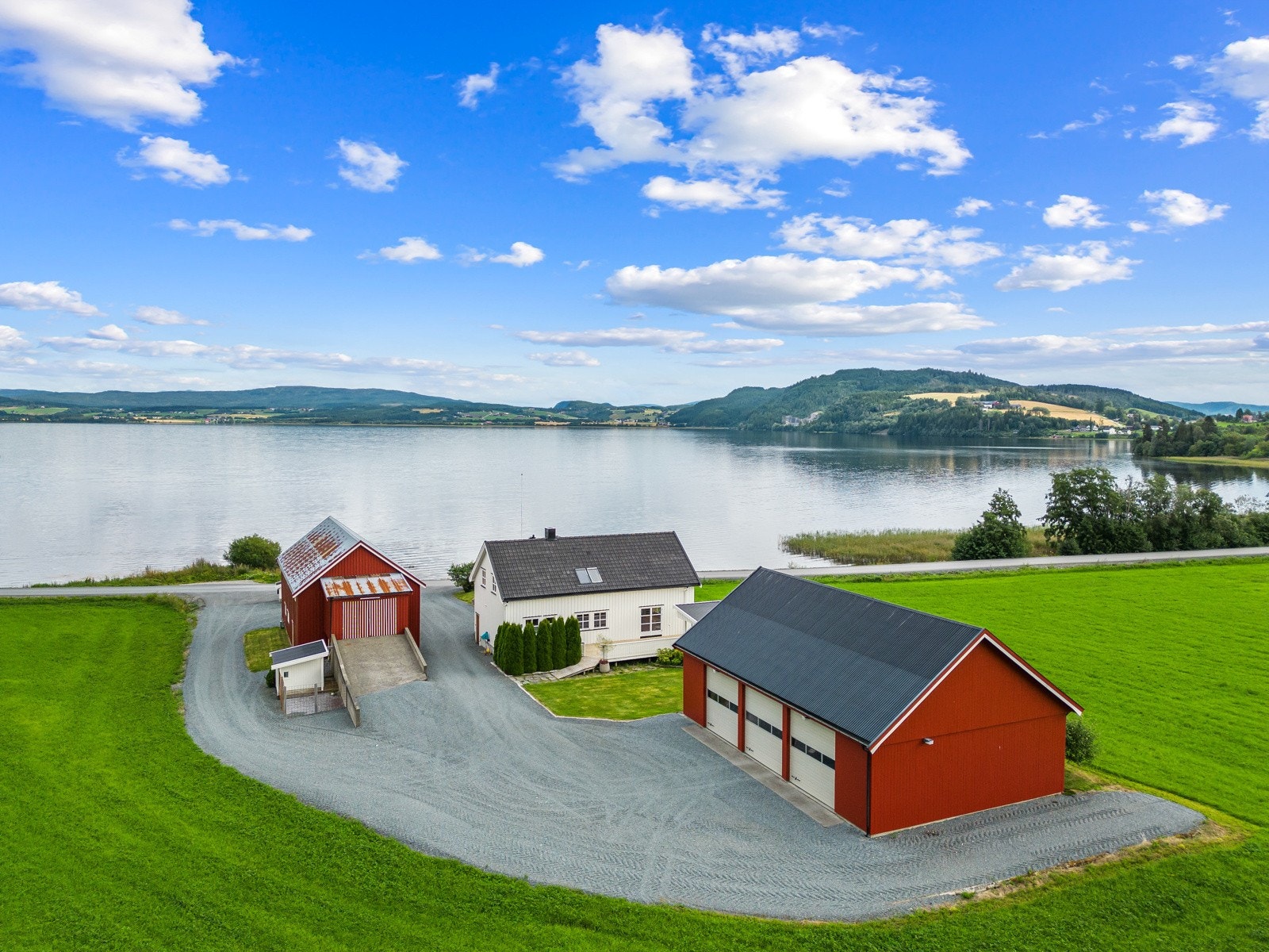 Dette er en særdeles flott eiendom med fantastisk beliggenhet! Galleribilde
