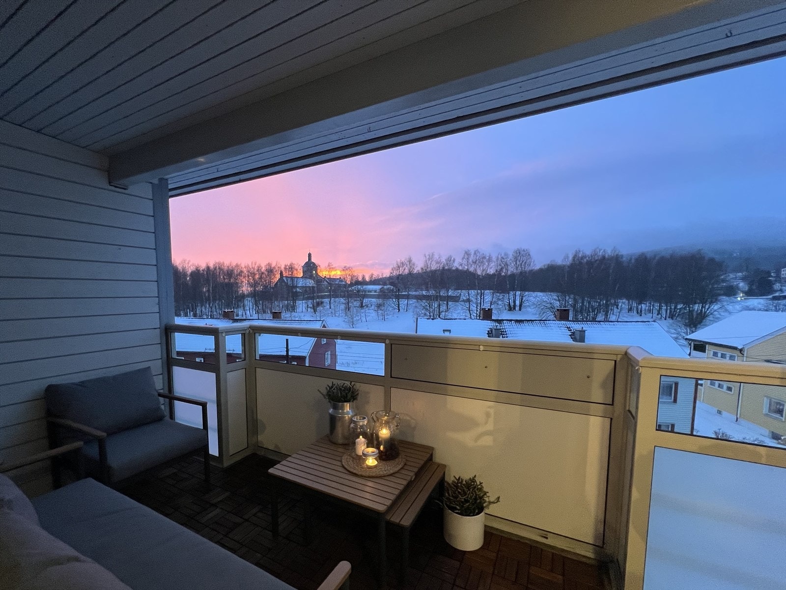 Solnedgang fra balkongen - herlig utsikt, helt uten innsyn (selgers bilde tatt februar 2024) Galleribilde