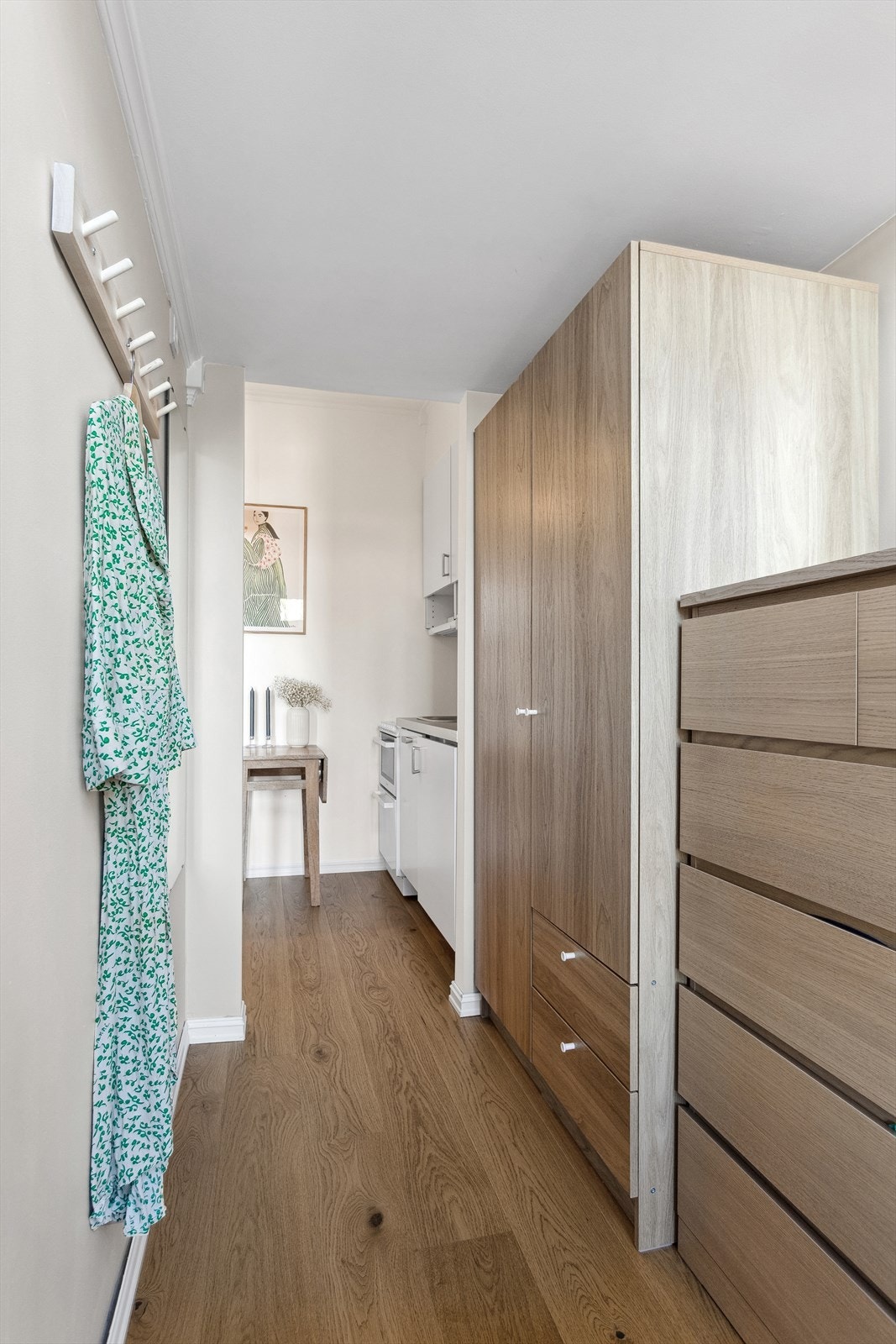 Leiligheten har godt med oppbevaringsplass. Galleribilde