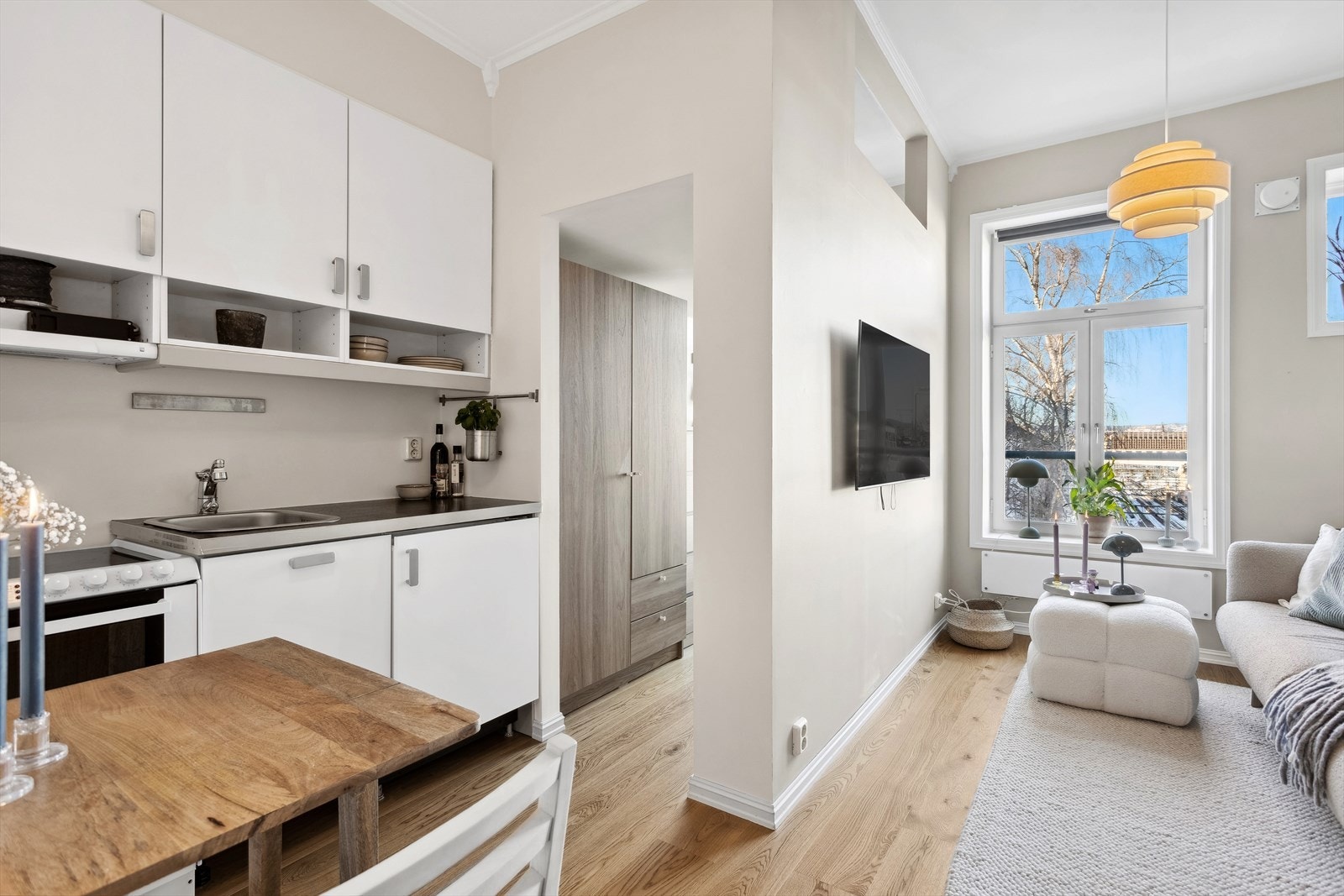 Åpen løsning skaper et sosialt oppholdsrom. Galleribilde