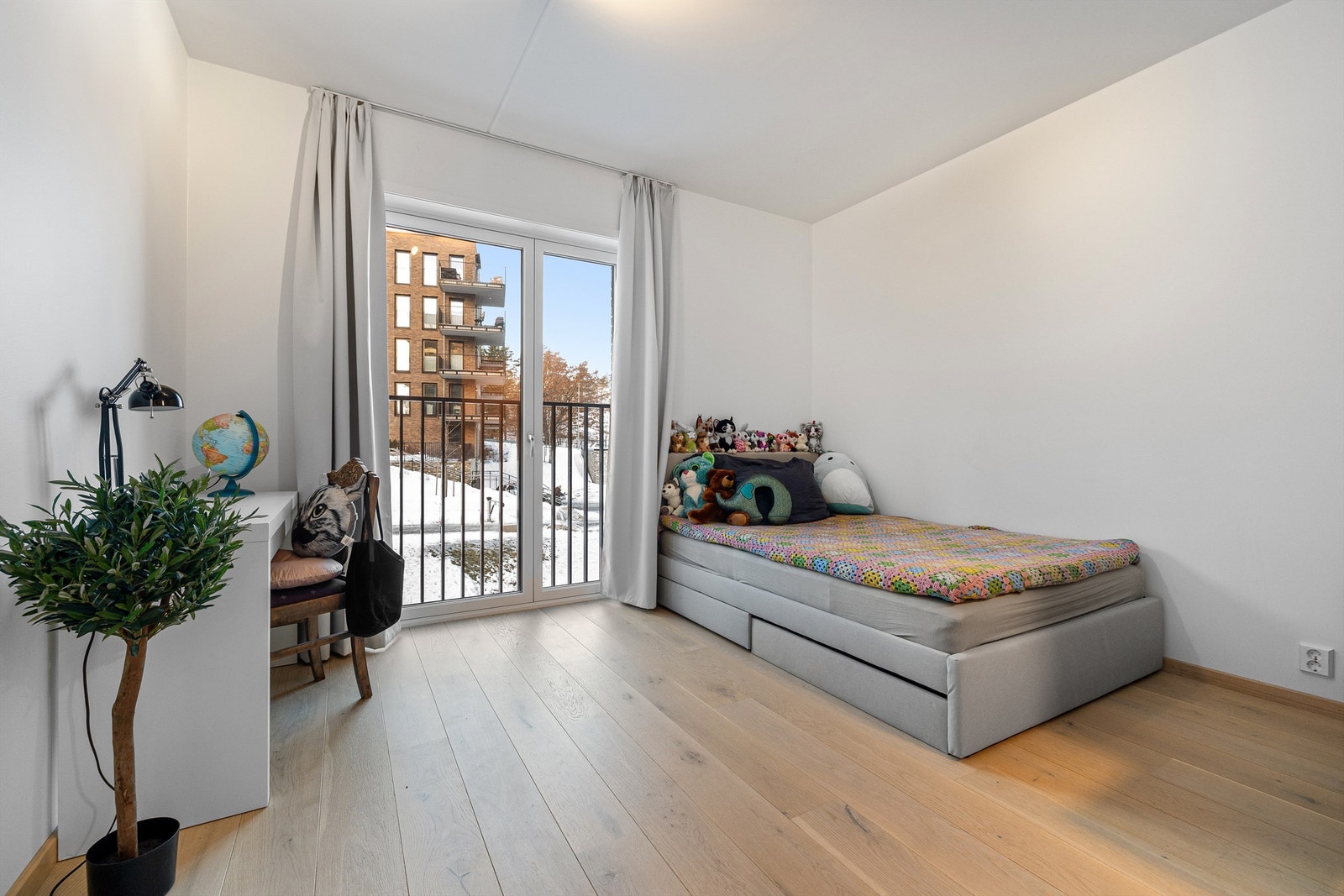 Hovedsoverommet er romslig med eget walk-in closet Galleribilde