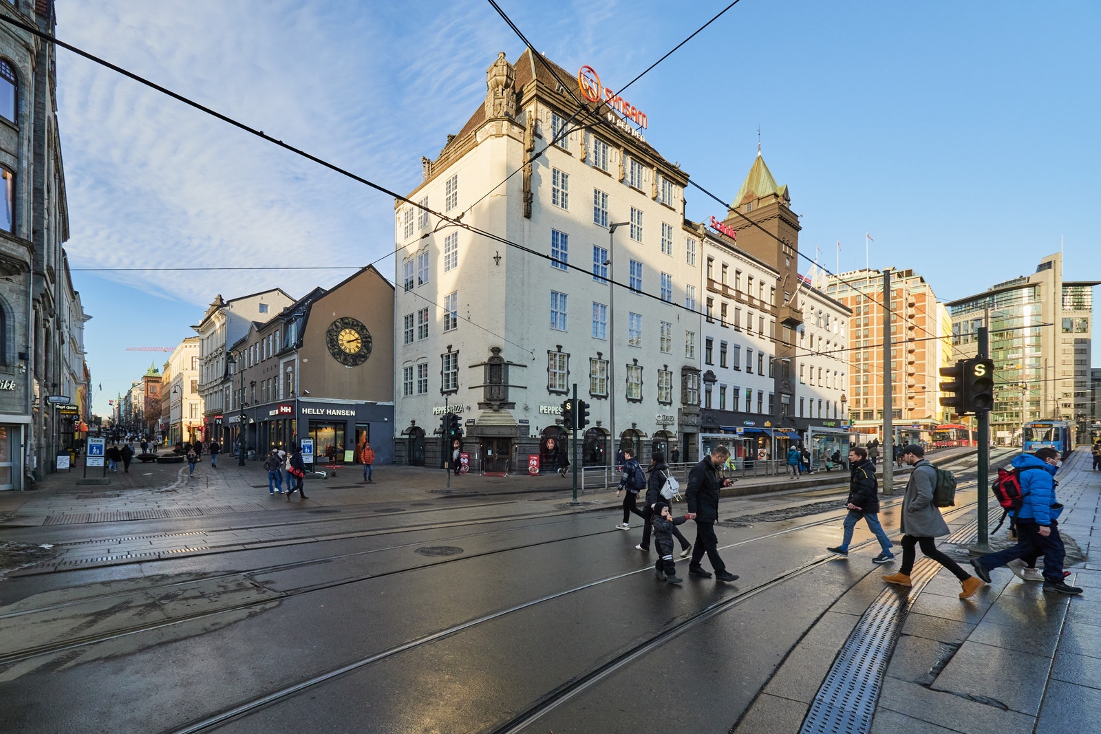 Inngangen til Karl Johans gate. Galleribilde