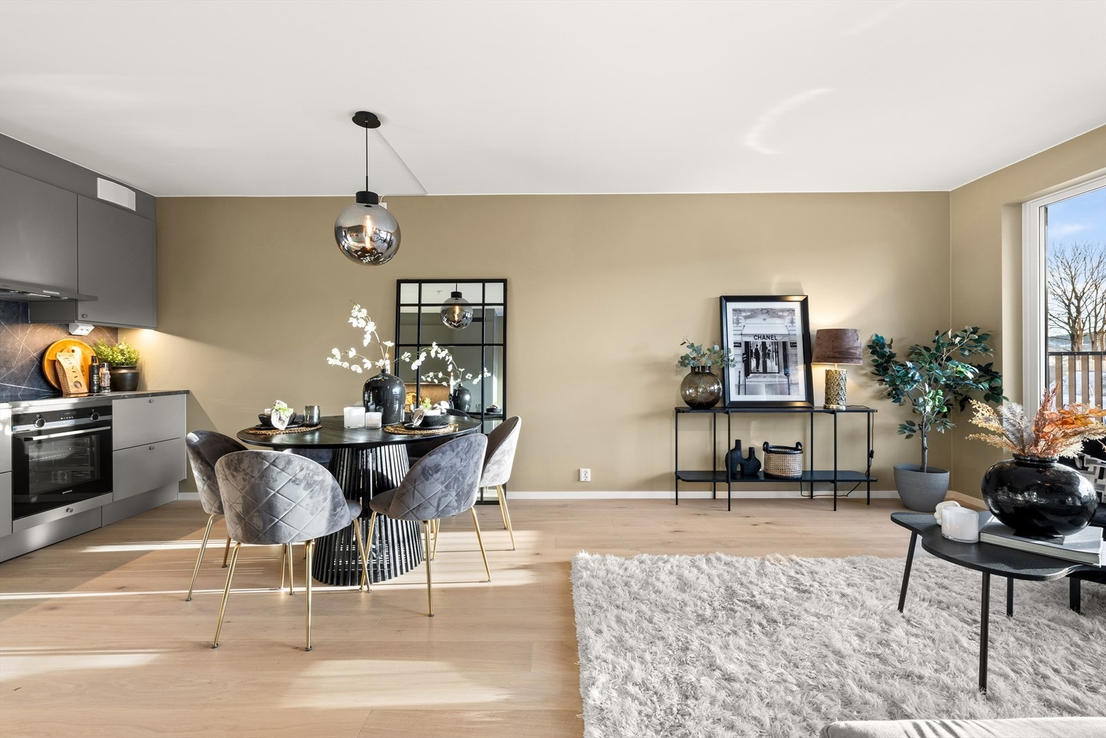 Velkommen til nyoppførte og lekre Vollebekkveien 2L! En smakfull og svært delikat 4-roms selveier. Galleribilde