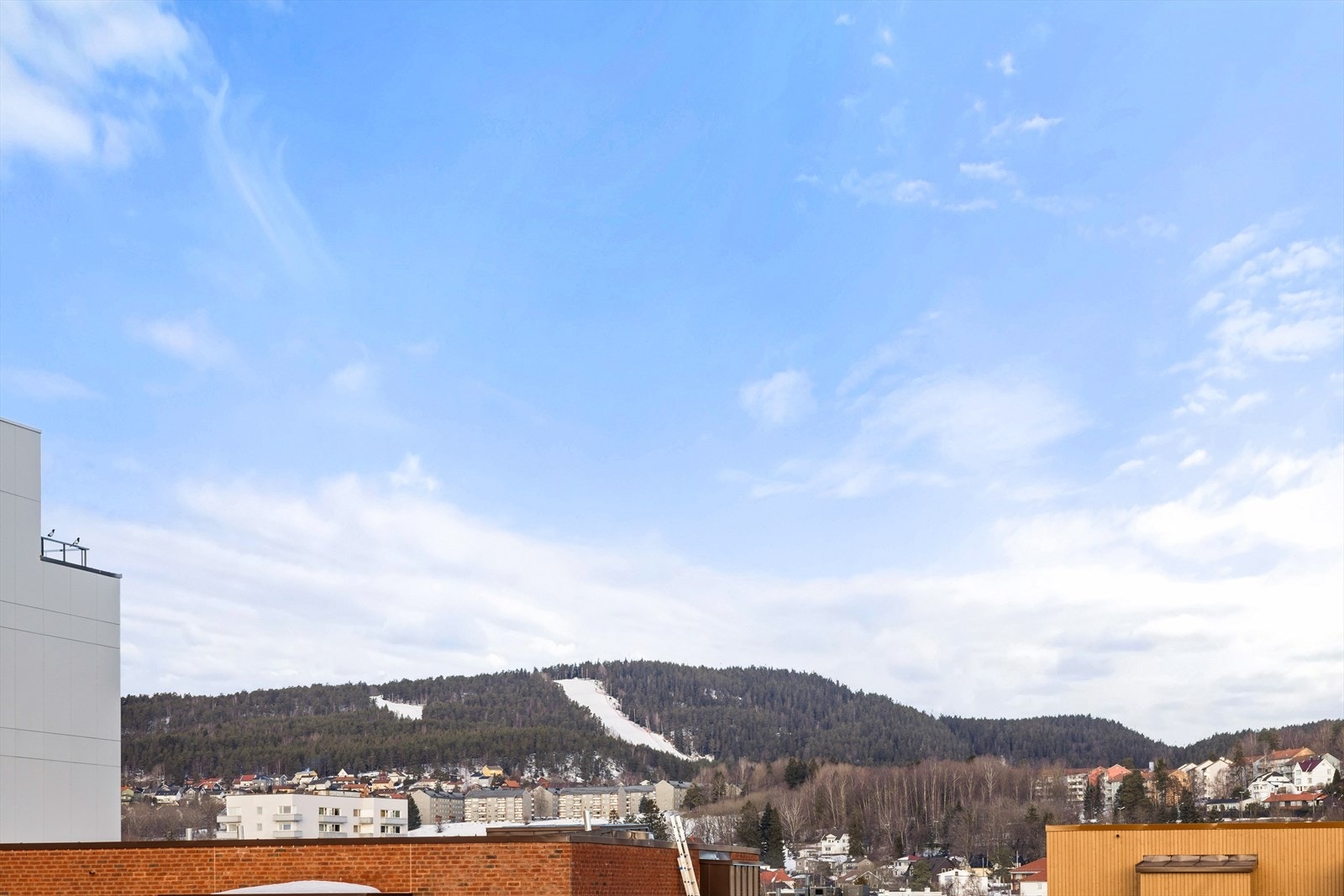 Utsikt fra takterrassen, her sett mot Grefsenkleiva. Galleribilde