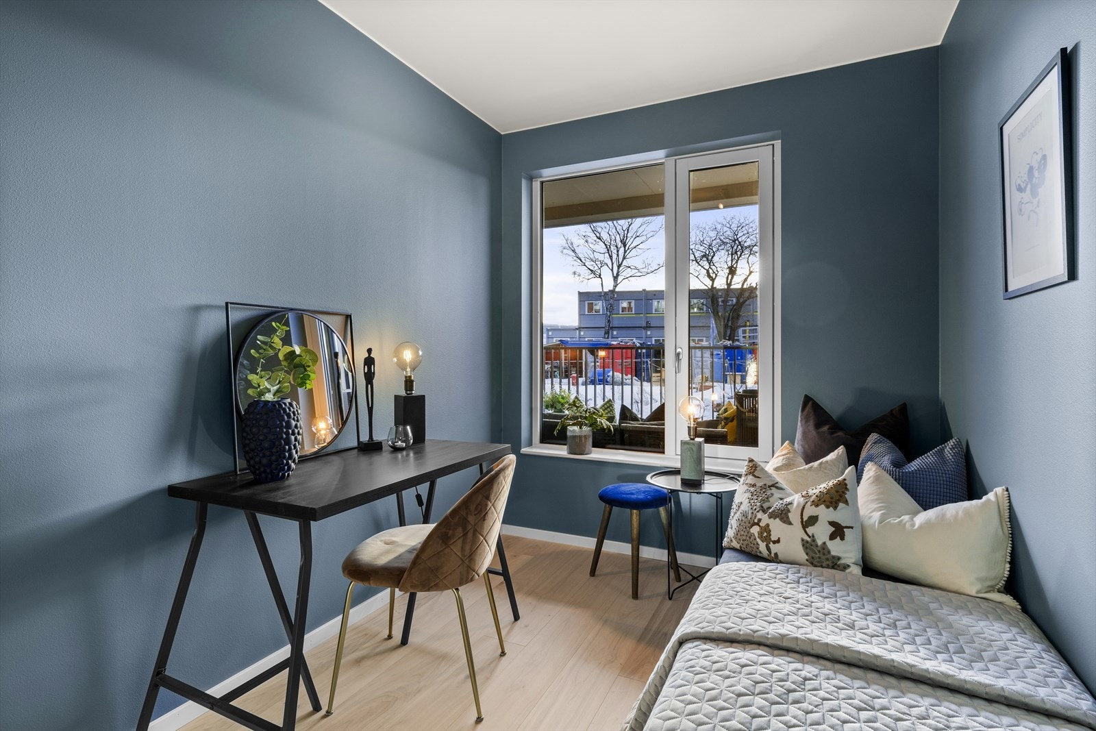 Soverommet egner seg ypperlig også som et foreldrerom da rommet har egen bod/walk-in-closet. Galleribilde