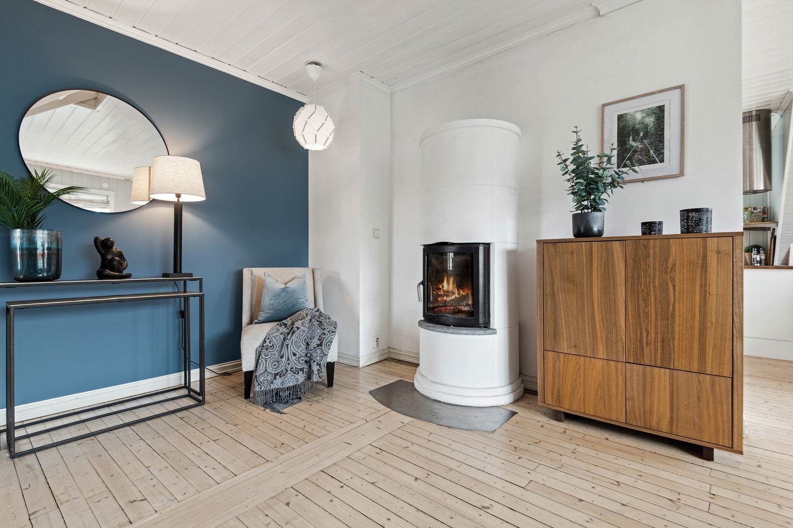 Lekker peisovn i stue. Galleribilde