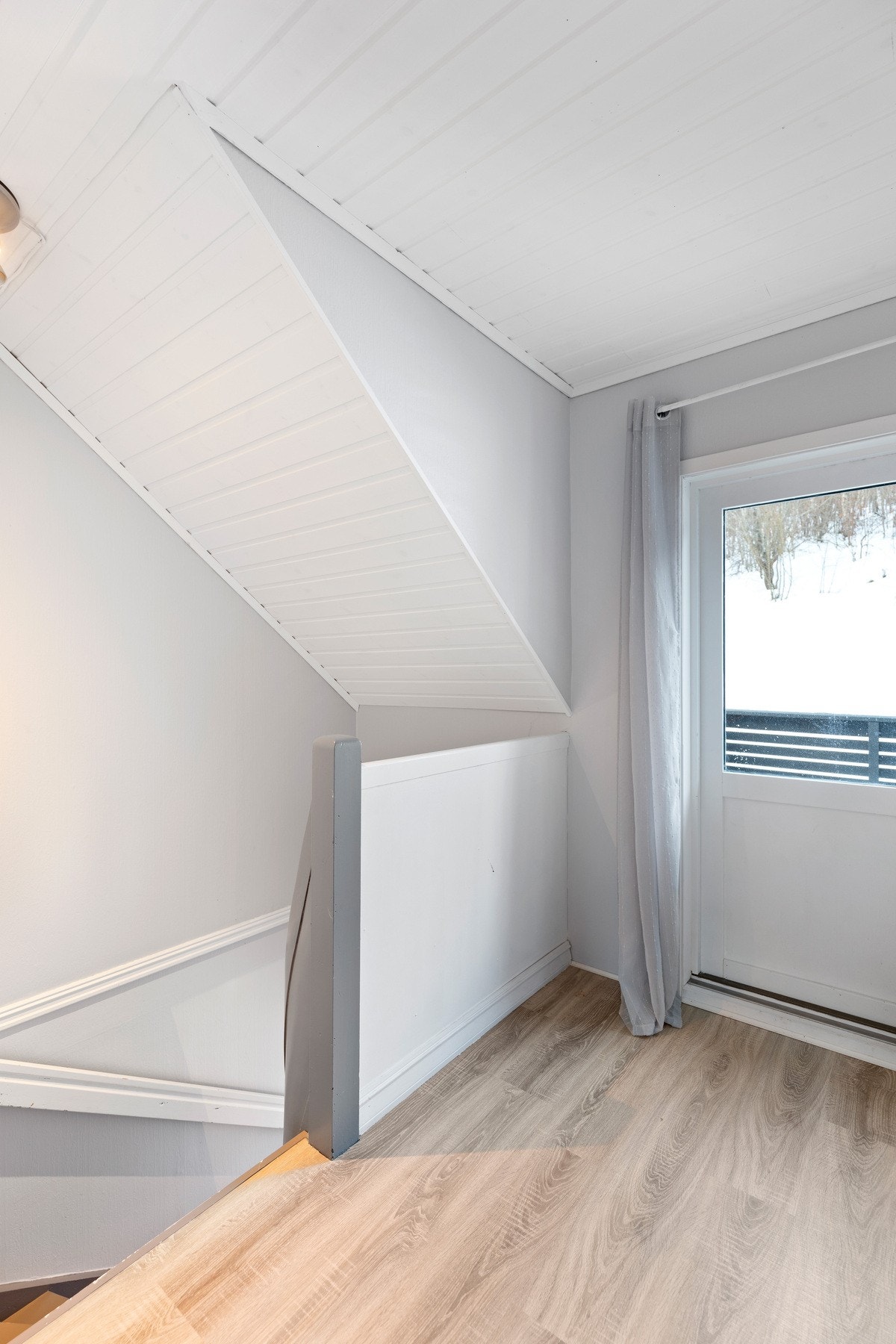 Trapperom i 2.etasje Galleribilde