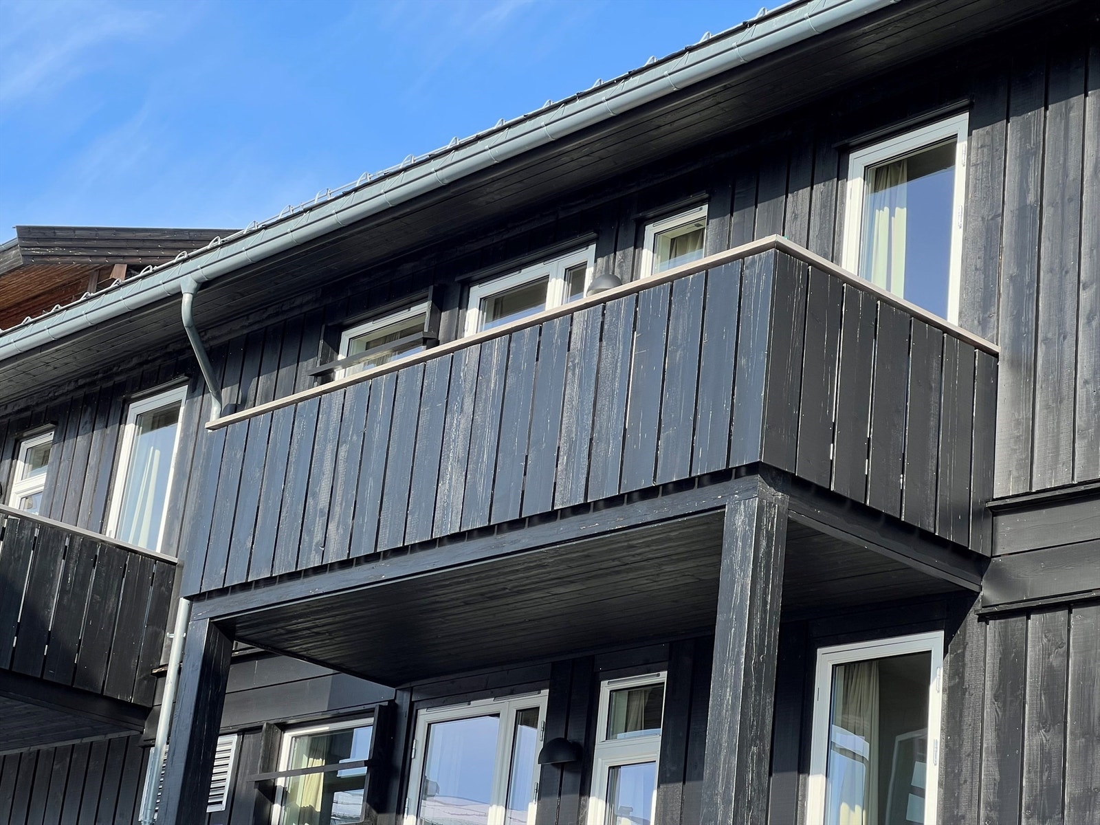 Sydvendt, solrik balkong på 6,5 kvm. Galleribilde