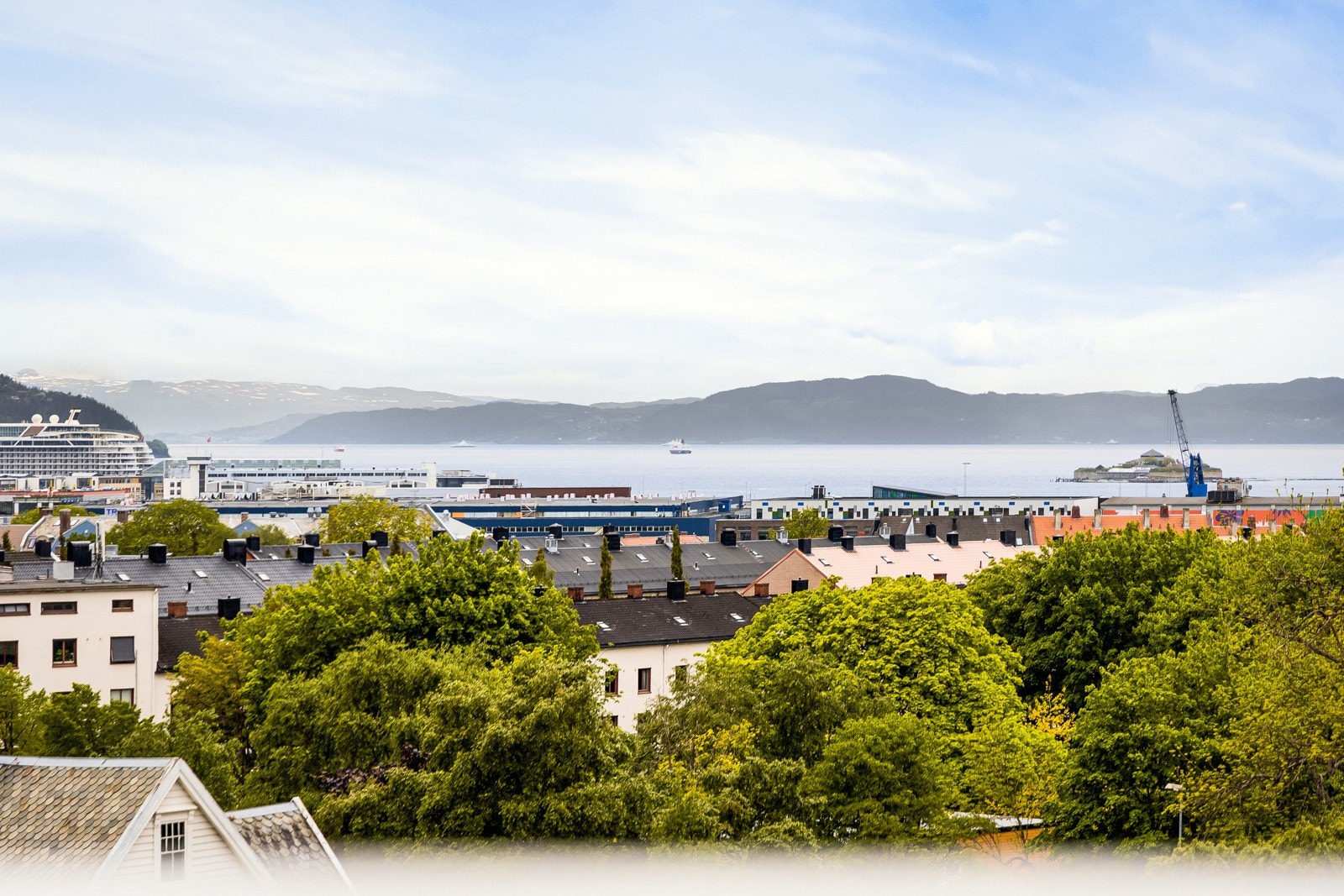 Fra balkongen har man flott utsyn mot Munkholmen og solnedgangen på kveldstid. Galleribilde