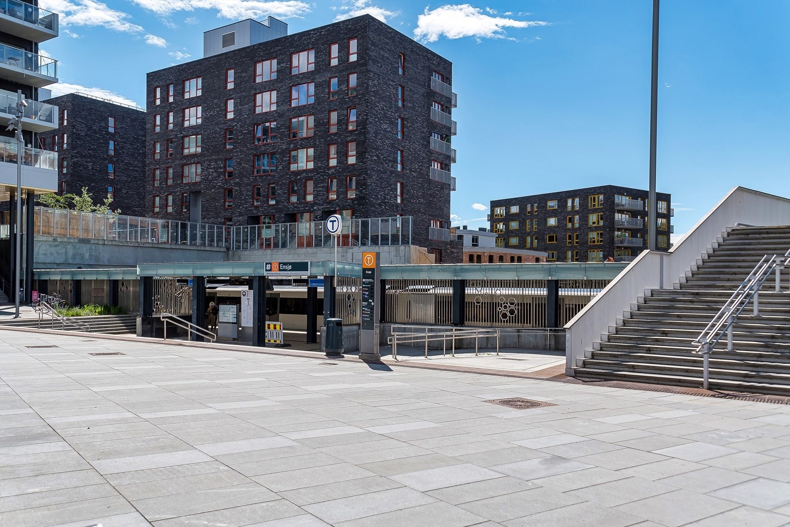 Ca. 6 minutter til Ensjø T-bane. Galleribilde