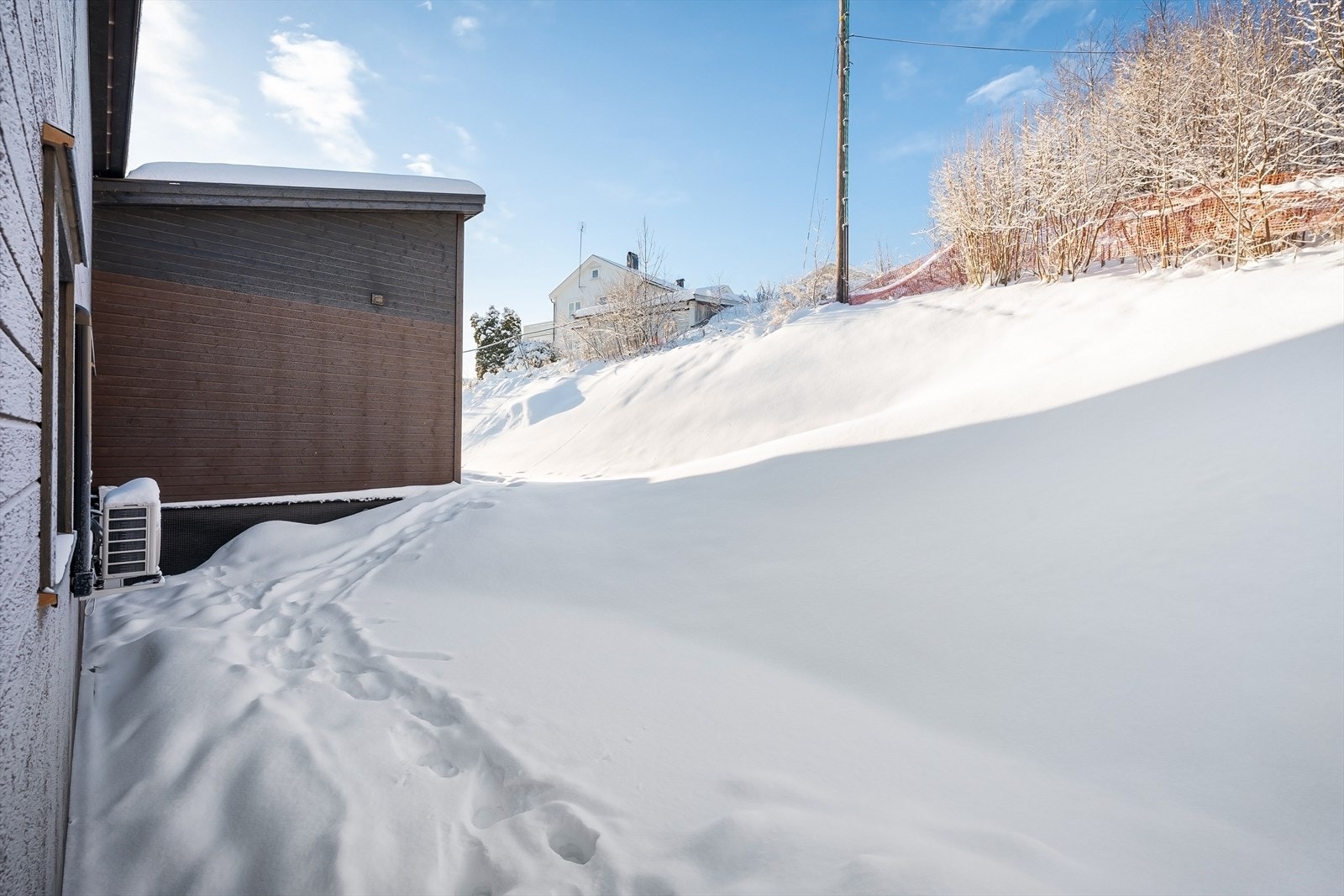 Uteareal bak boligen. Galleribilde