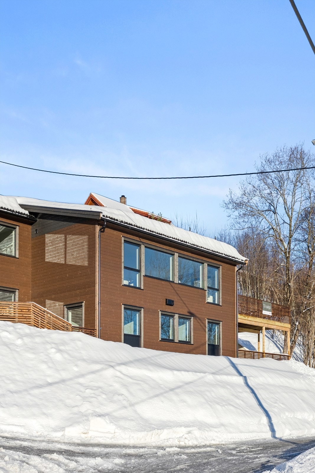 Flott beliggende med kort vei til Heggedal, Vollen og Asker sentrum. Galleribilde