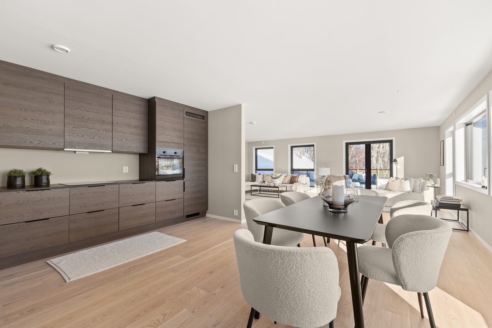 Det er god plass til spisestue. Galleribilde