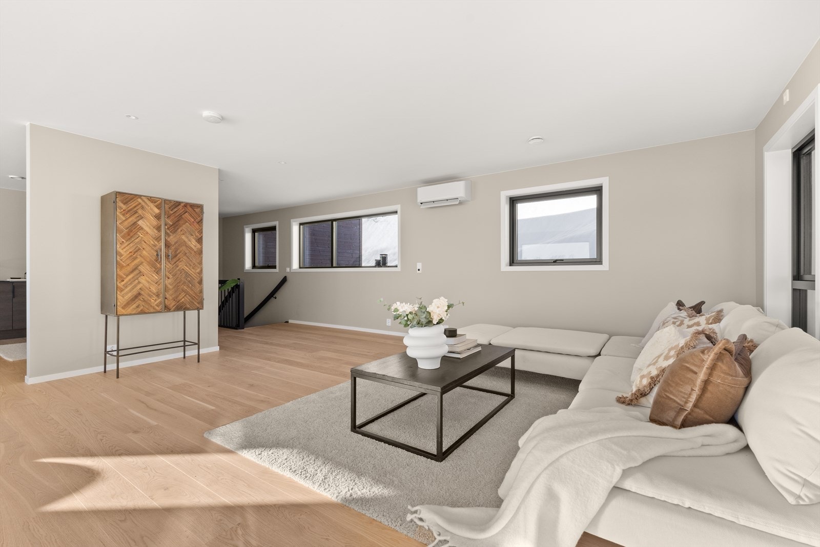 Her er det varmefolie, samt varmepumpe. Galleribilde