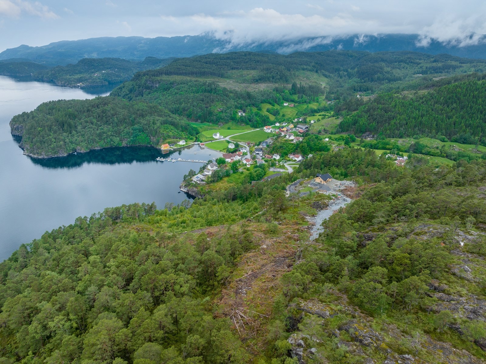 001_Velkommen til hytteparadiset i Marvik .jpg Galleribilde