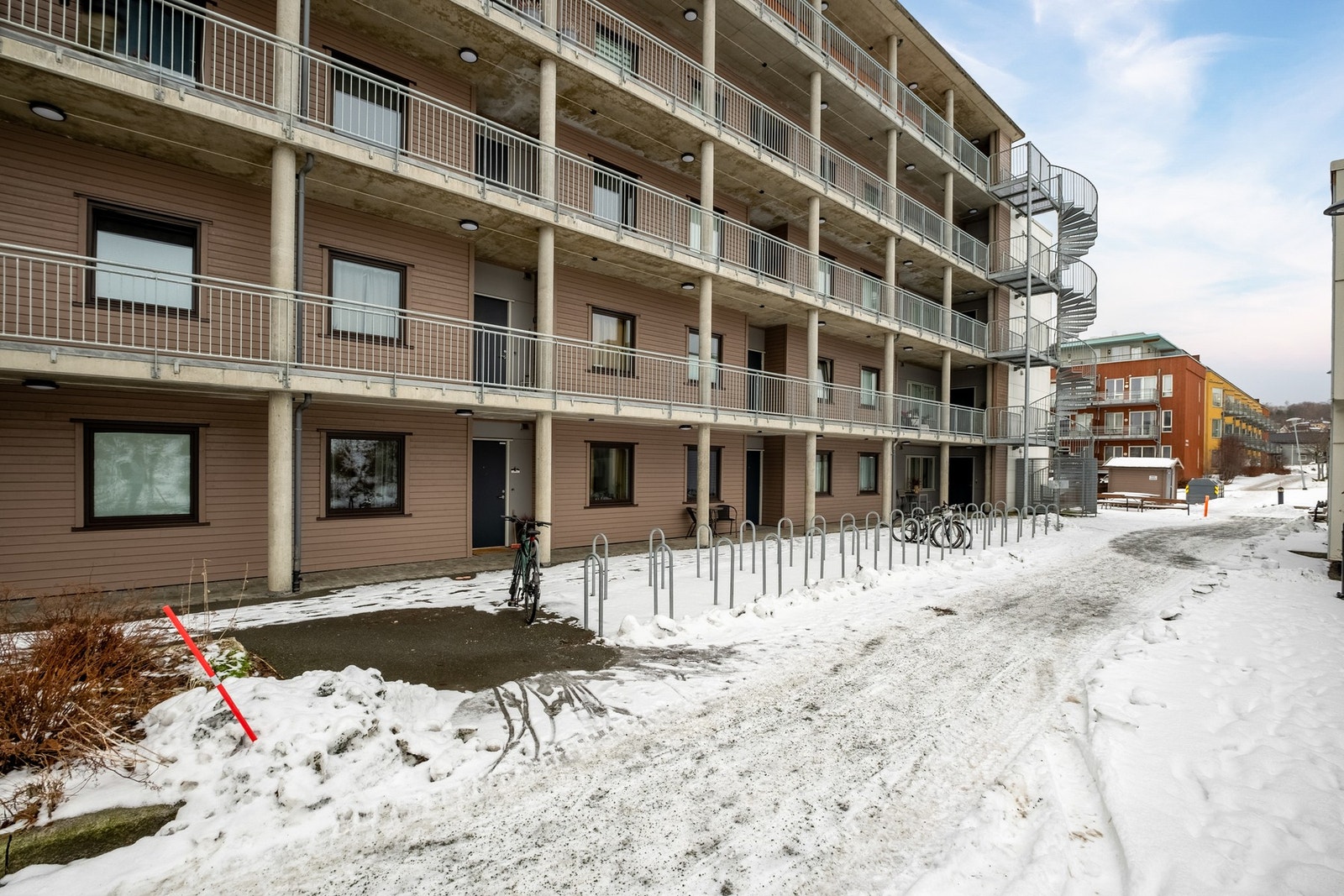 Meget sentral og populær beliggenhet på Lade. Kun et steinkast unna Bunnpris, Ladetorget, og City Lade. Galleribilde
