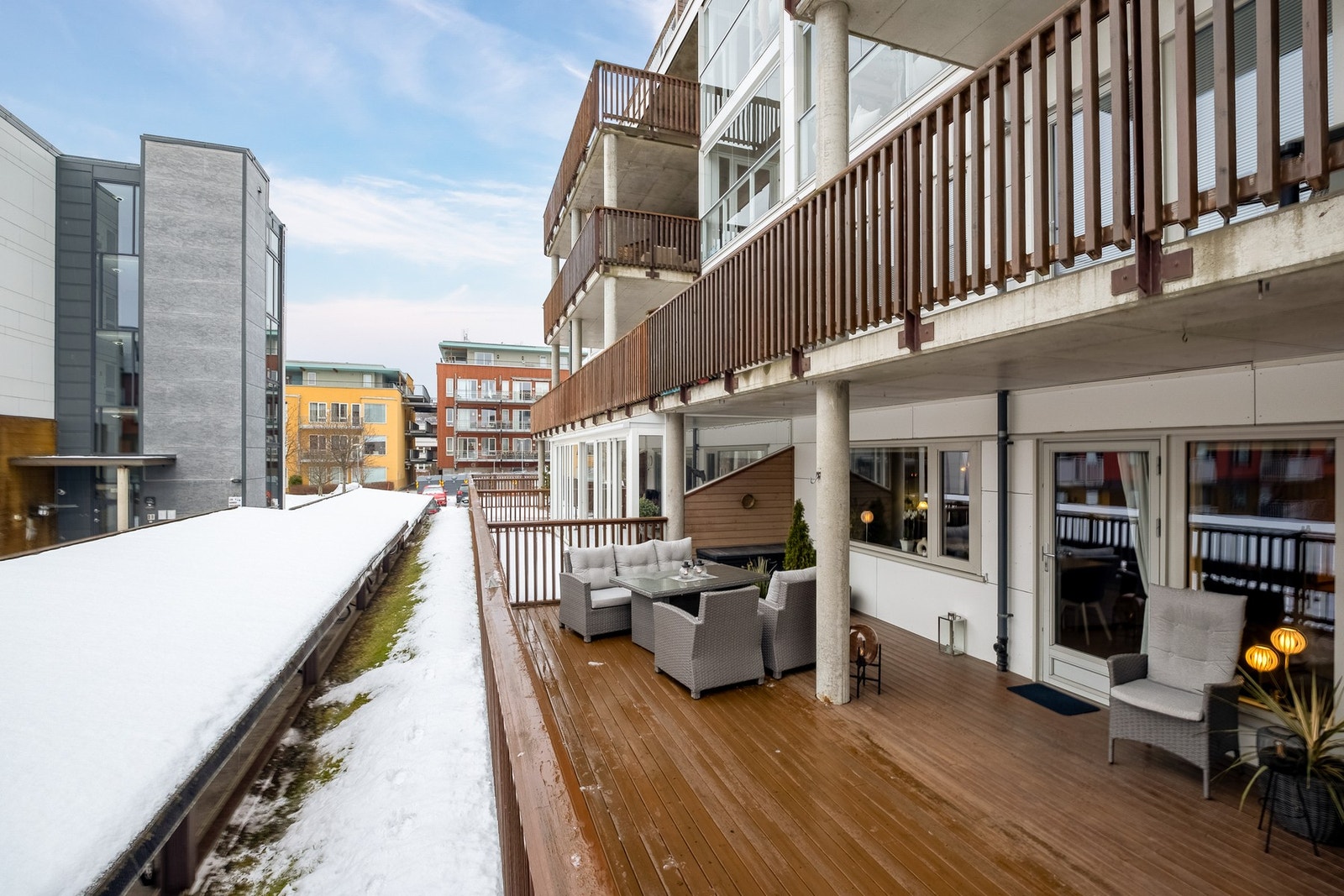 På sommerstid har du solen fra ca. kl. 11:00 - 20:00. Galleribilde