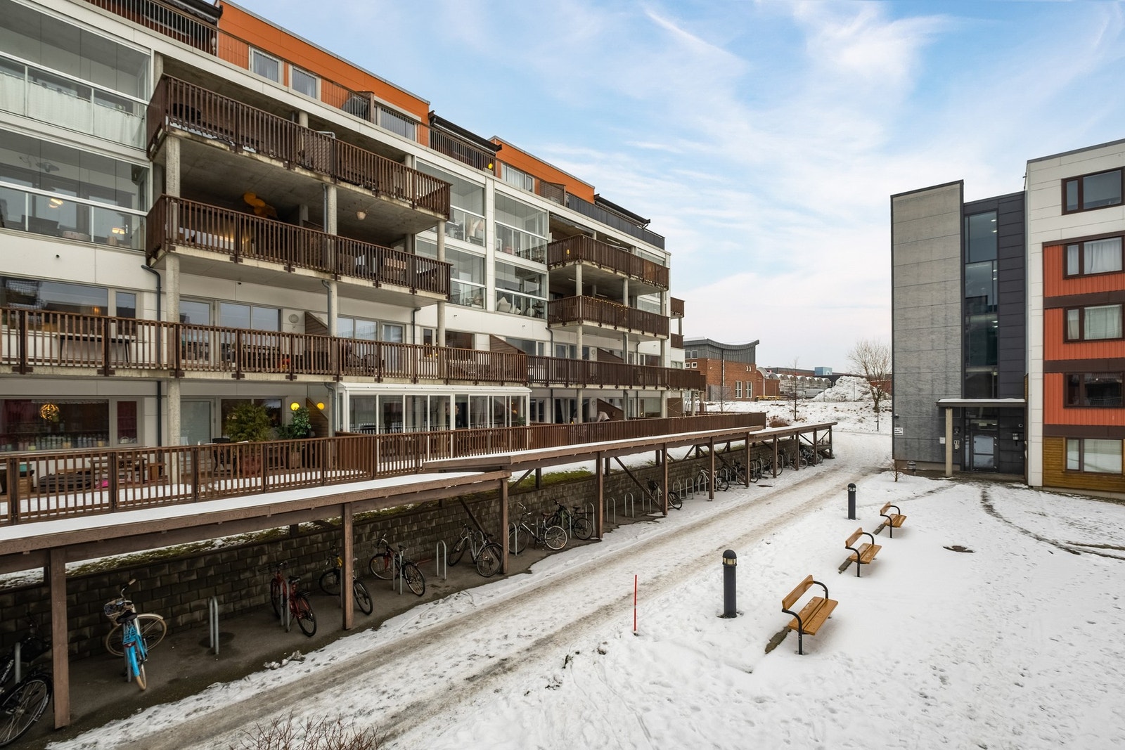 Fra eiendommen er det kort vei til byens mest populære badestrender og rekreasjonsområder. Legg søndagsturen til Ladestien? Galleribilde