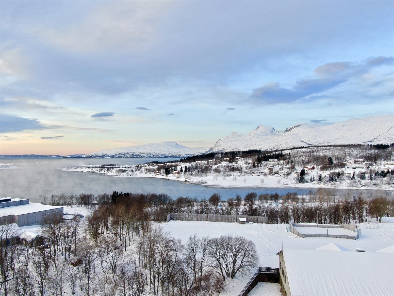 Valnesfjord er kjent for sin storslått natur med vakre omgivelser fra alle kanter sommer som vinter. Galleribilde