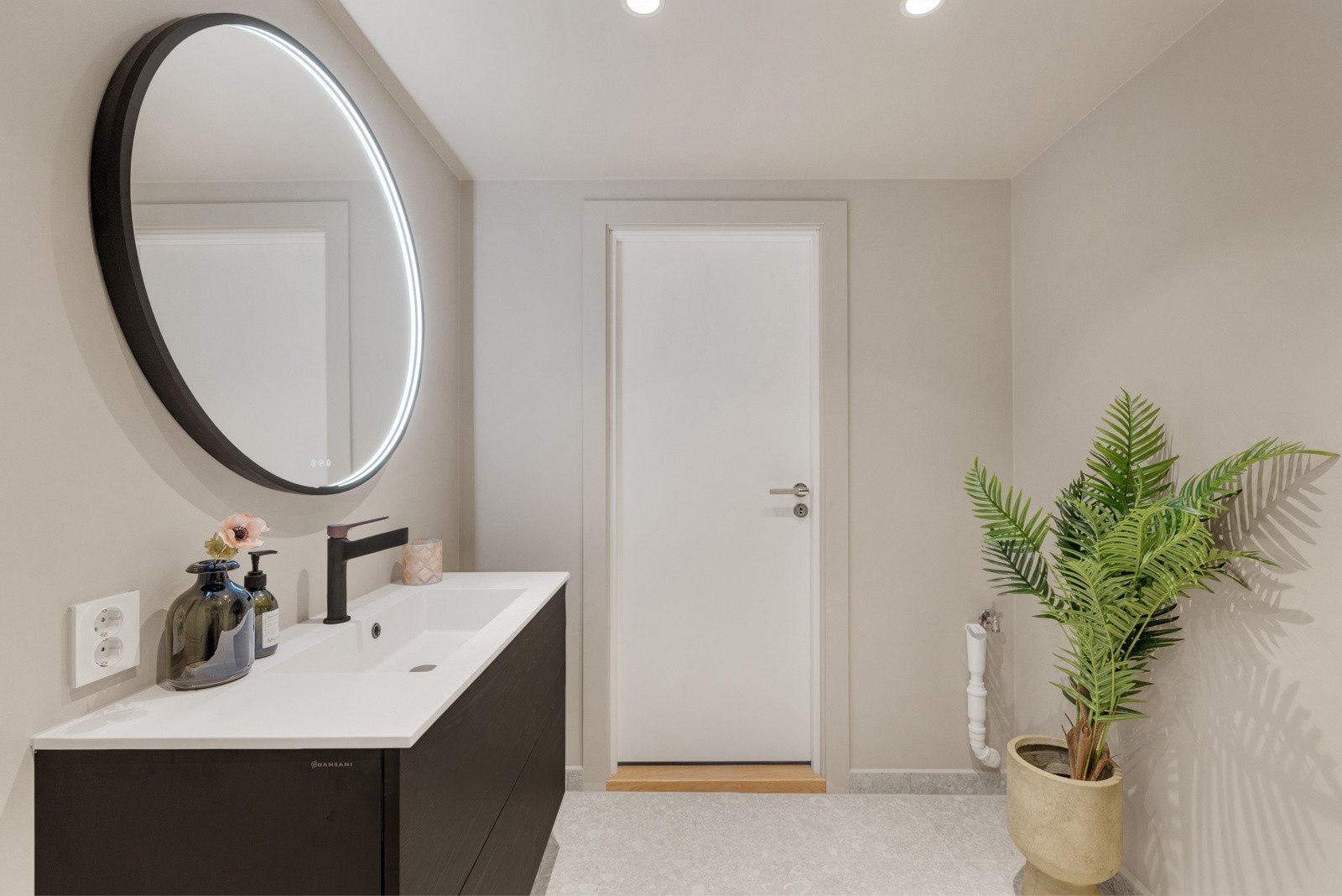 Bad nr. 2. Her det opplegg for vaskemaskin Galleribilde