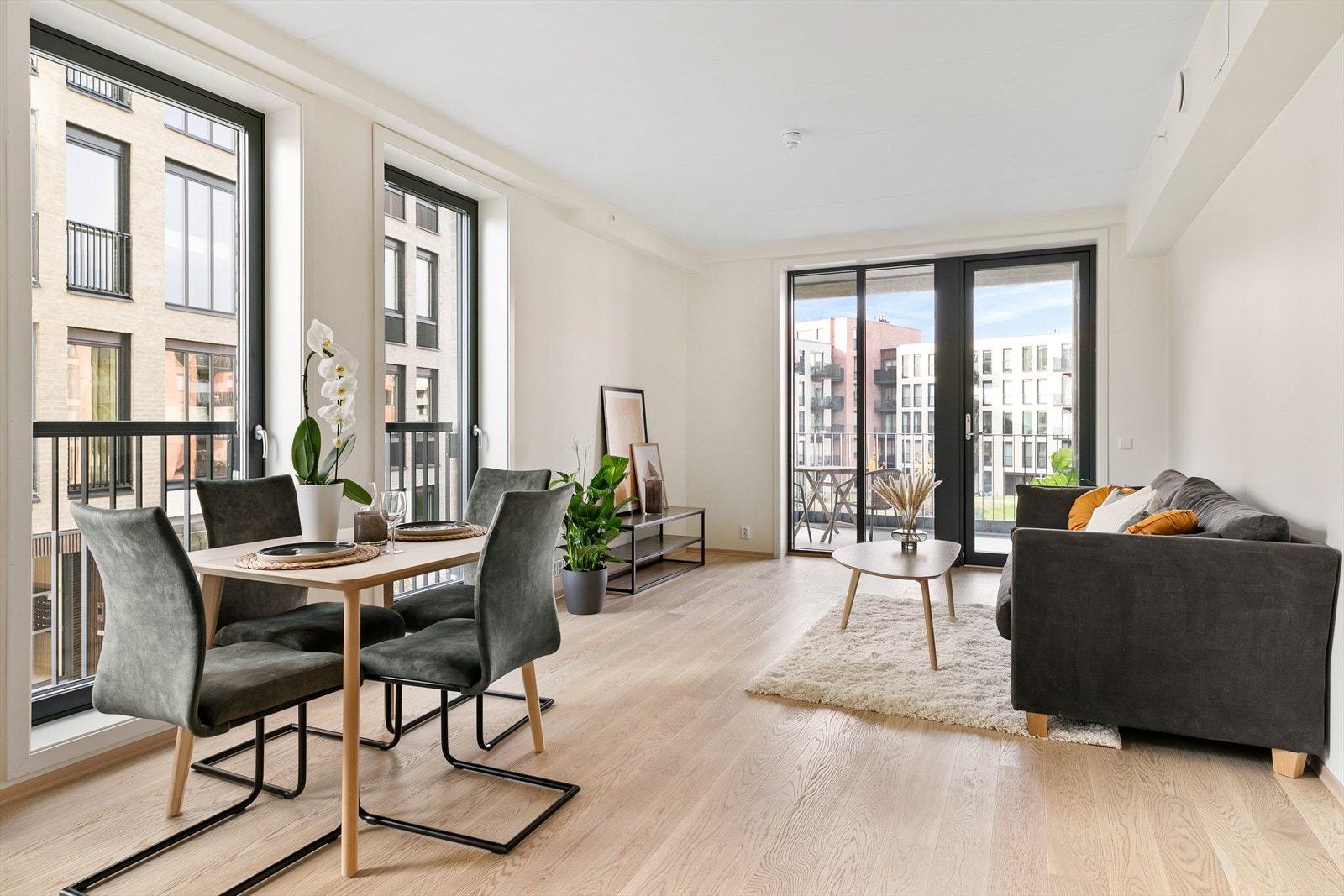 Velkommen til Malerhaugveien 39 - En helt ny og lekker 3-roms endeleilighet med 2 bad, 2 soverom og solrik balkong Galleribilde