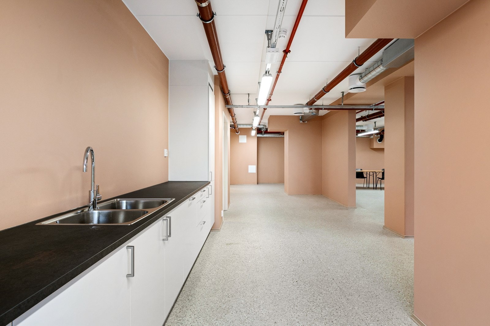 Stort fellesareal i 1. etg. Galleribilde