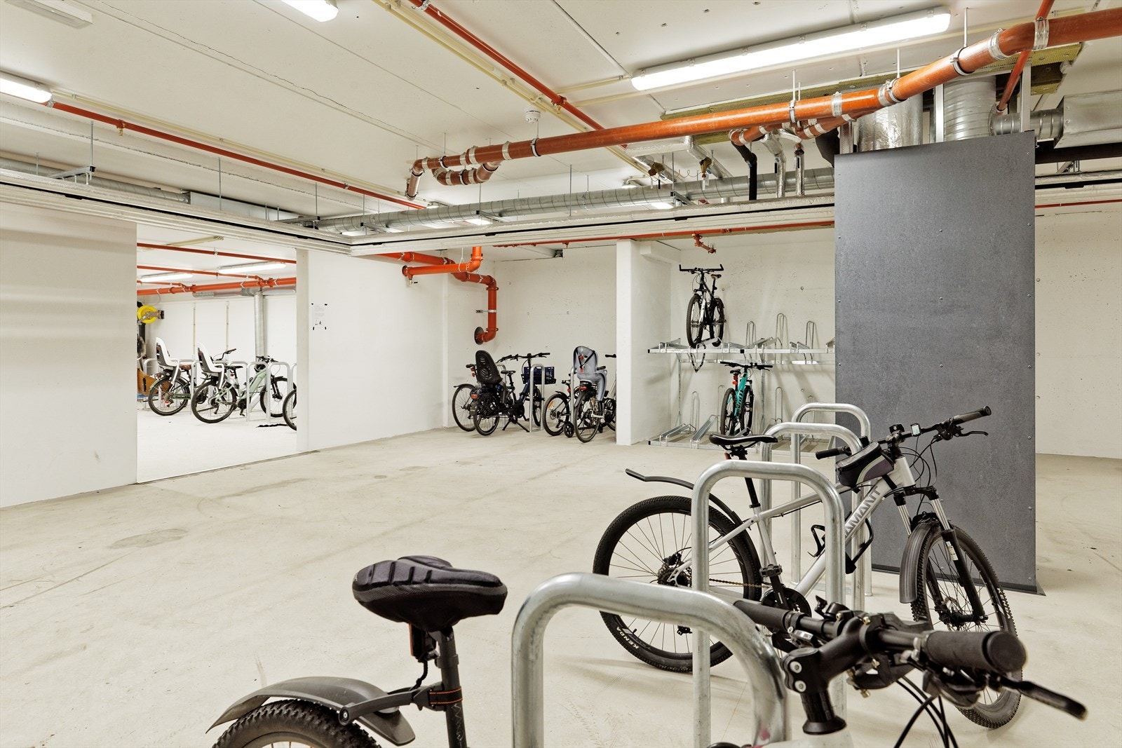 Felles sykkelparkering Galleribilde