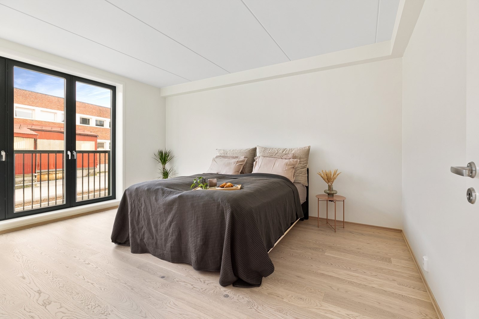 God plass til skapplass på soverommet Galleribilde