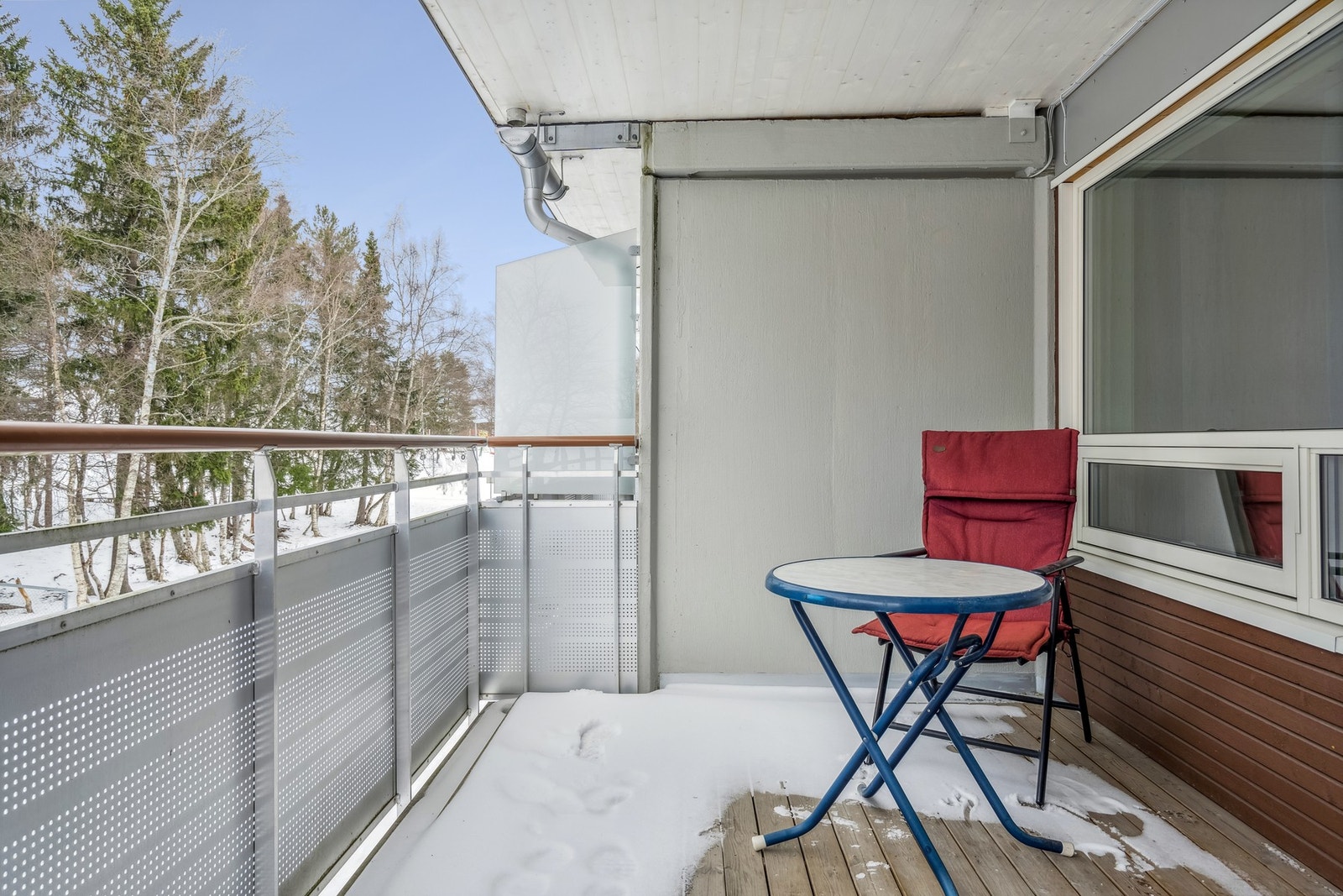 Balkongens størrelse gir god plass til utemøblement Galleribilde