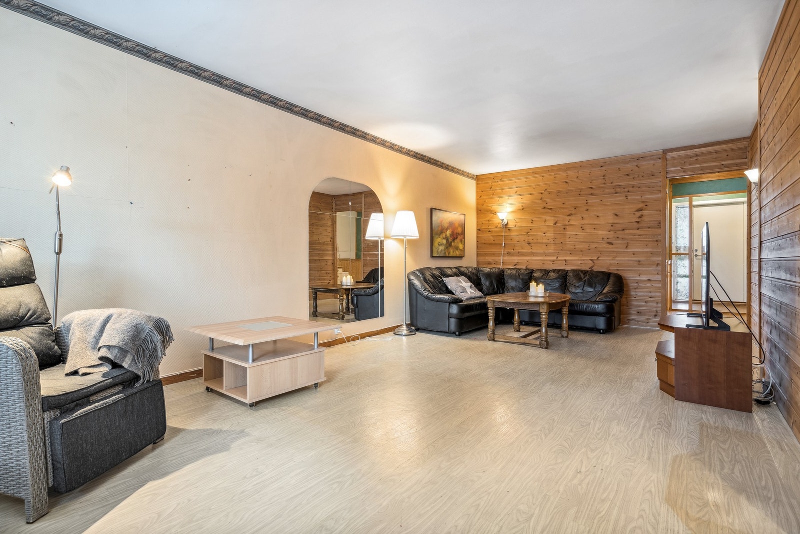 Stor stue med gode møbleringsmuligheter. Galleribilde