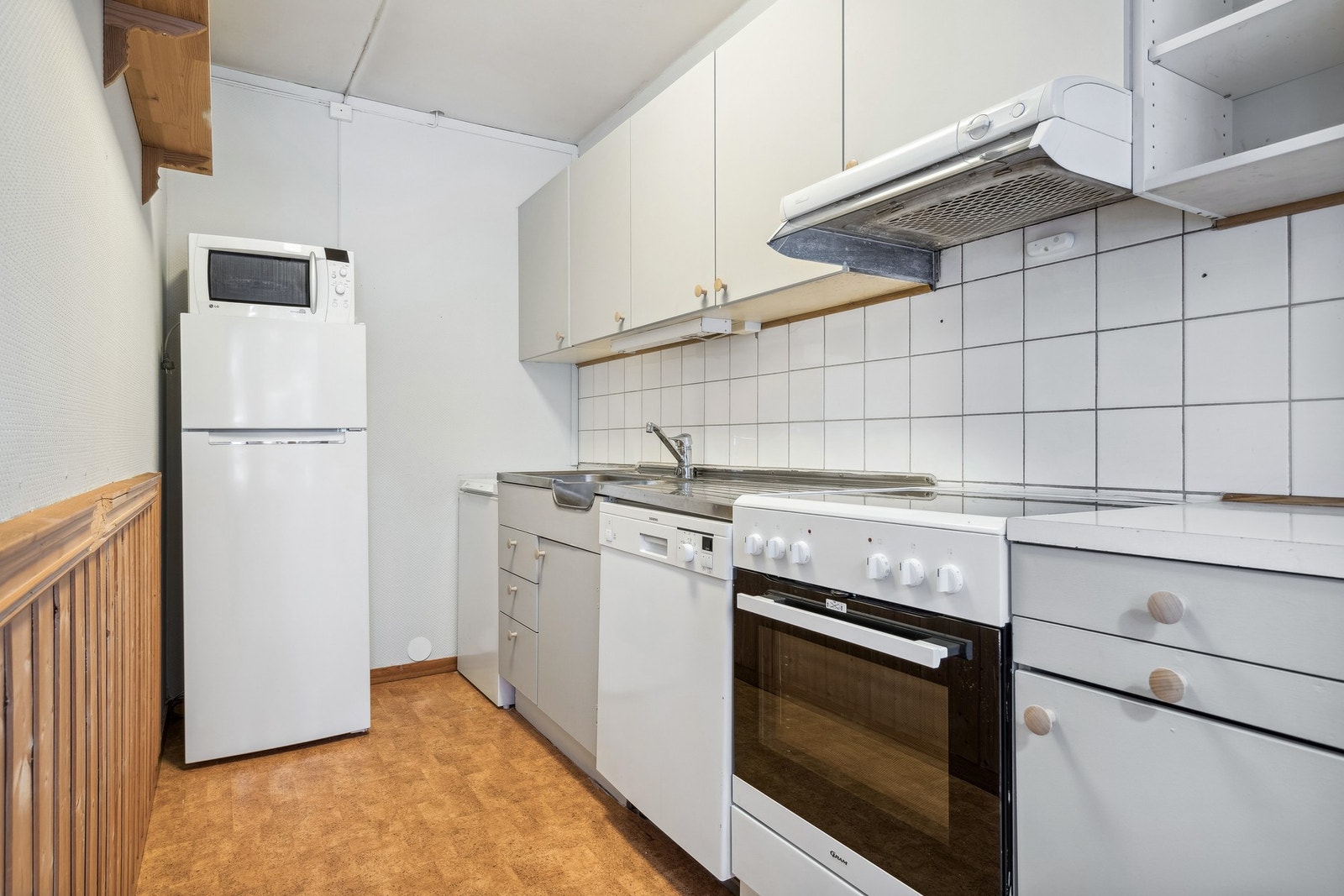 Boligen har rikelig med skapplass. Galleribilde