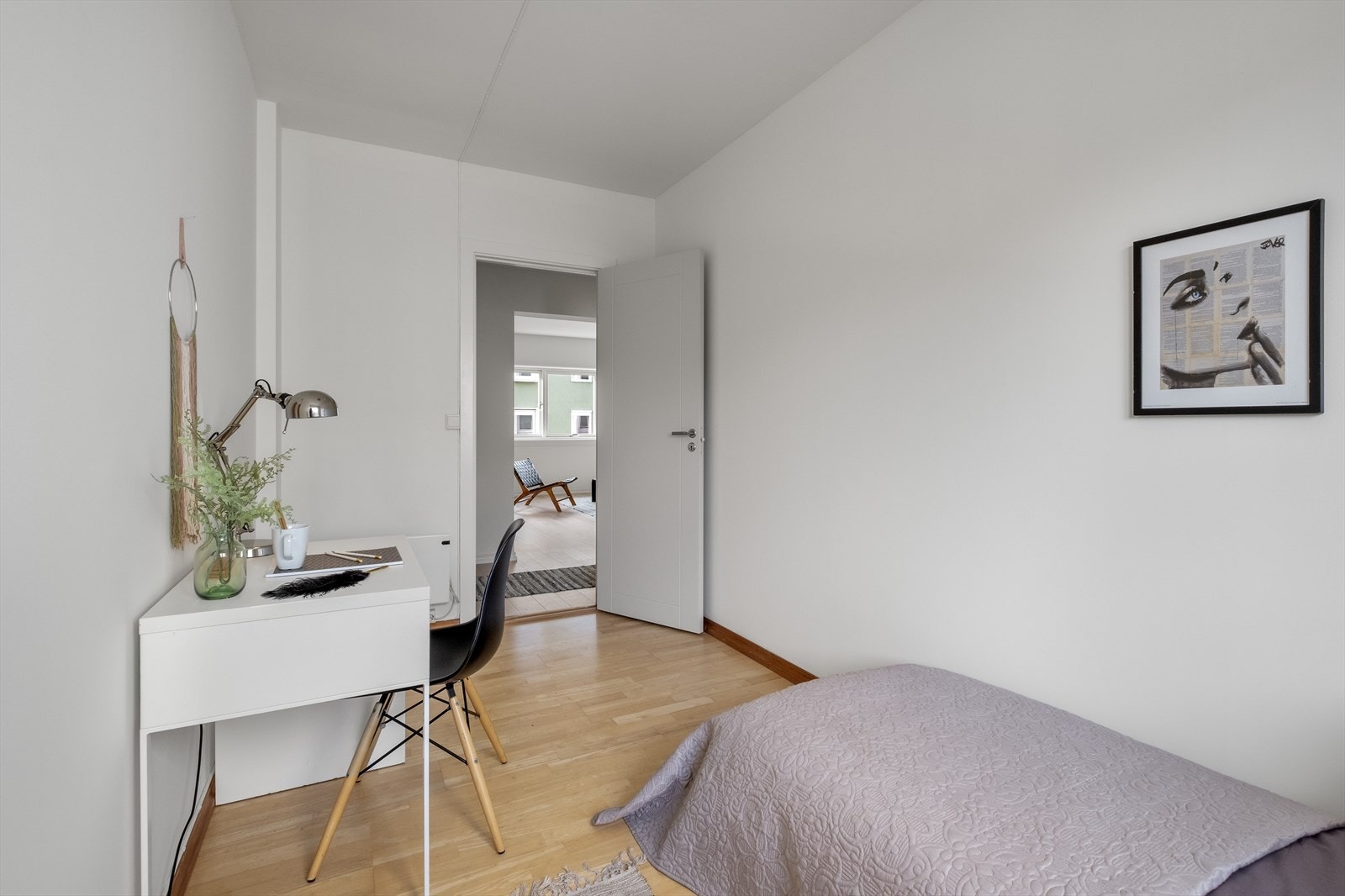 Soverom nr.2 vender også inn mot bakgården. Galleribilde