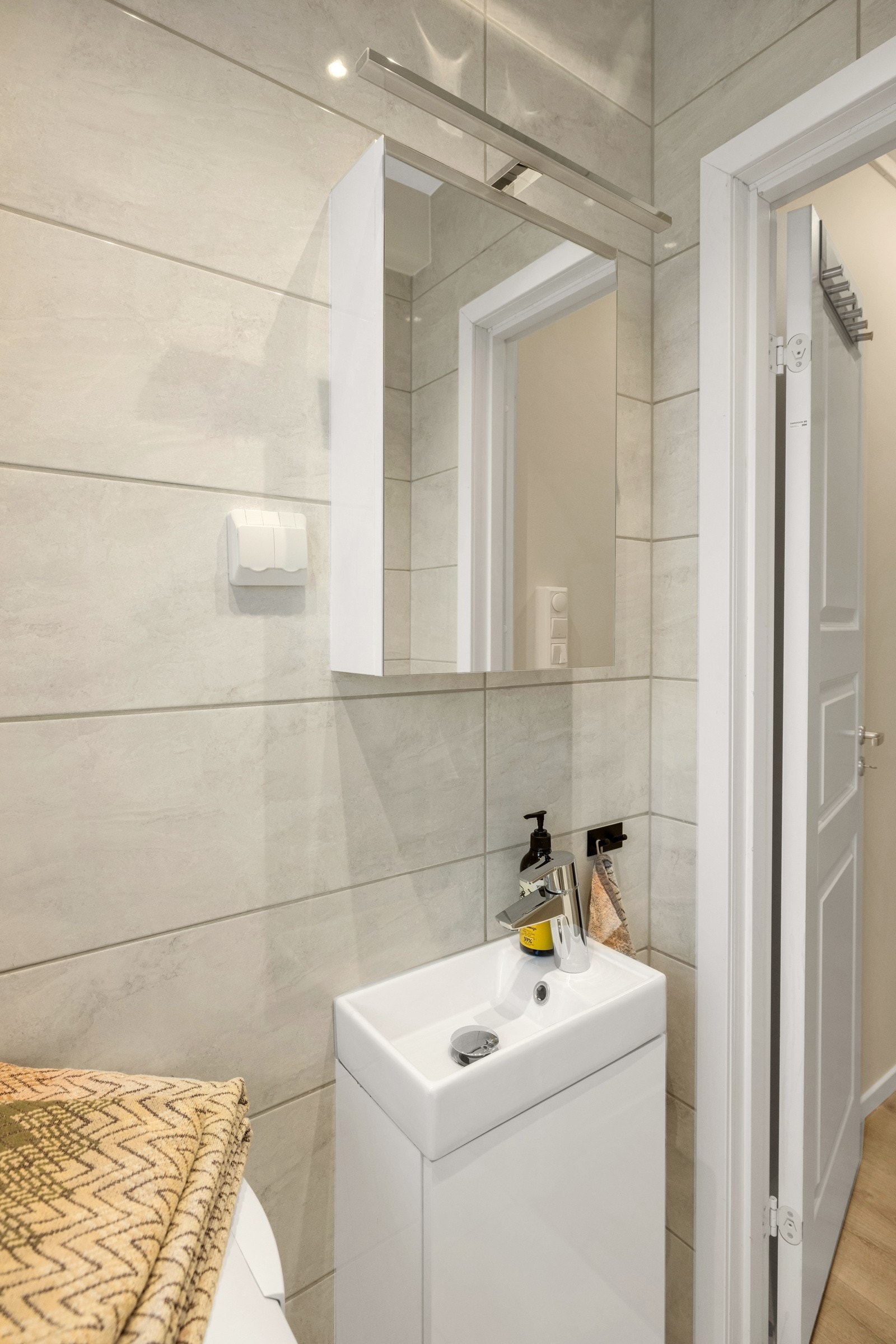 Tidsriktige baderomsmøbler. Galleribilde