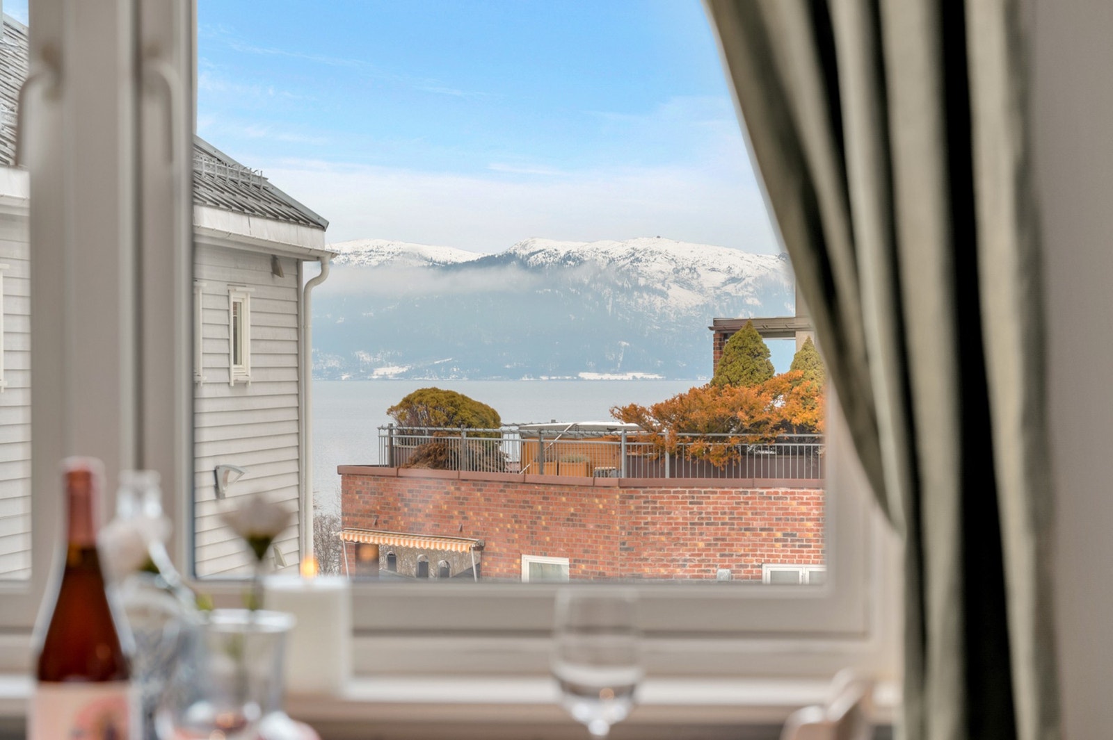 Utsikt fra stue. Galleribilde