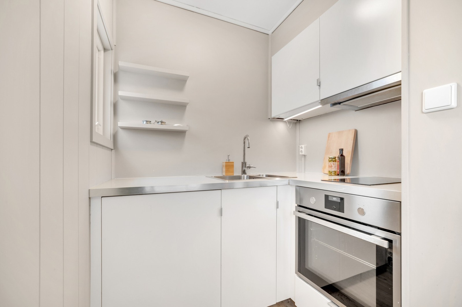 Stilrent kjøkken fra 2017. Tilstandsgrad 1 gitt fra takstmann. Galleribilde