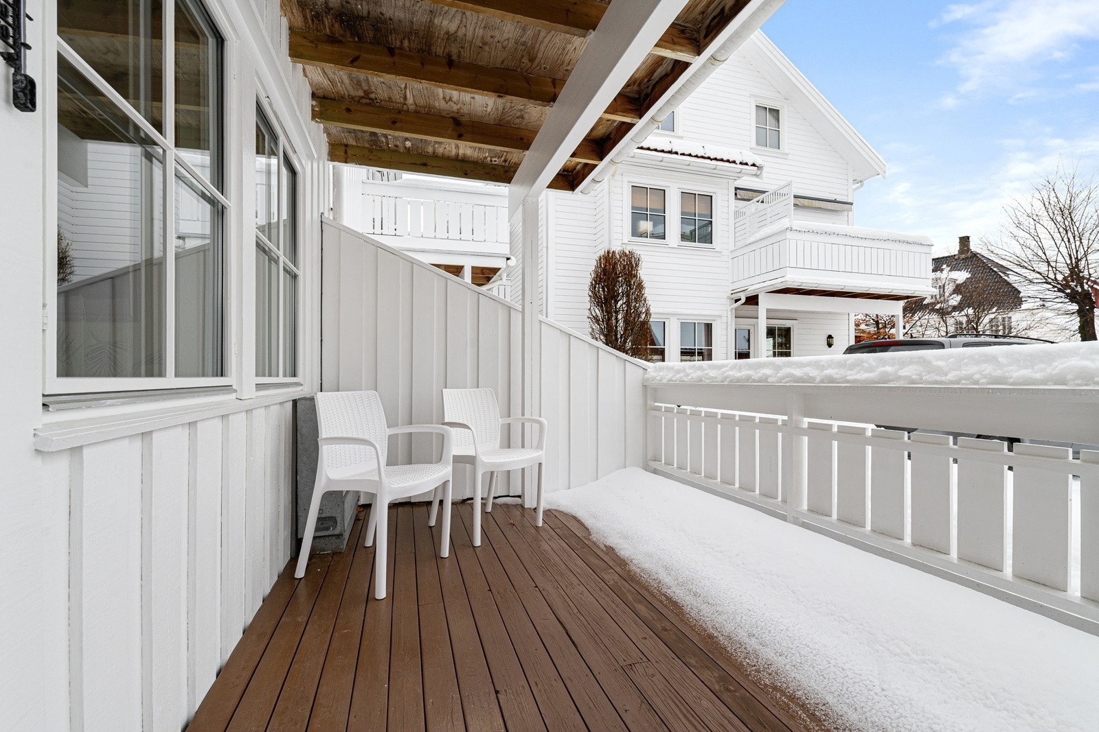 Leiligheten har egen terrasse Galleribilde